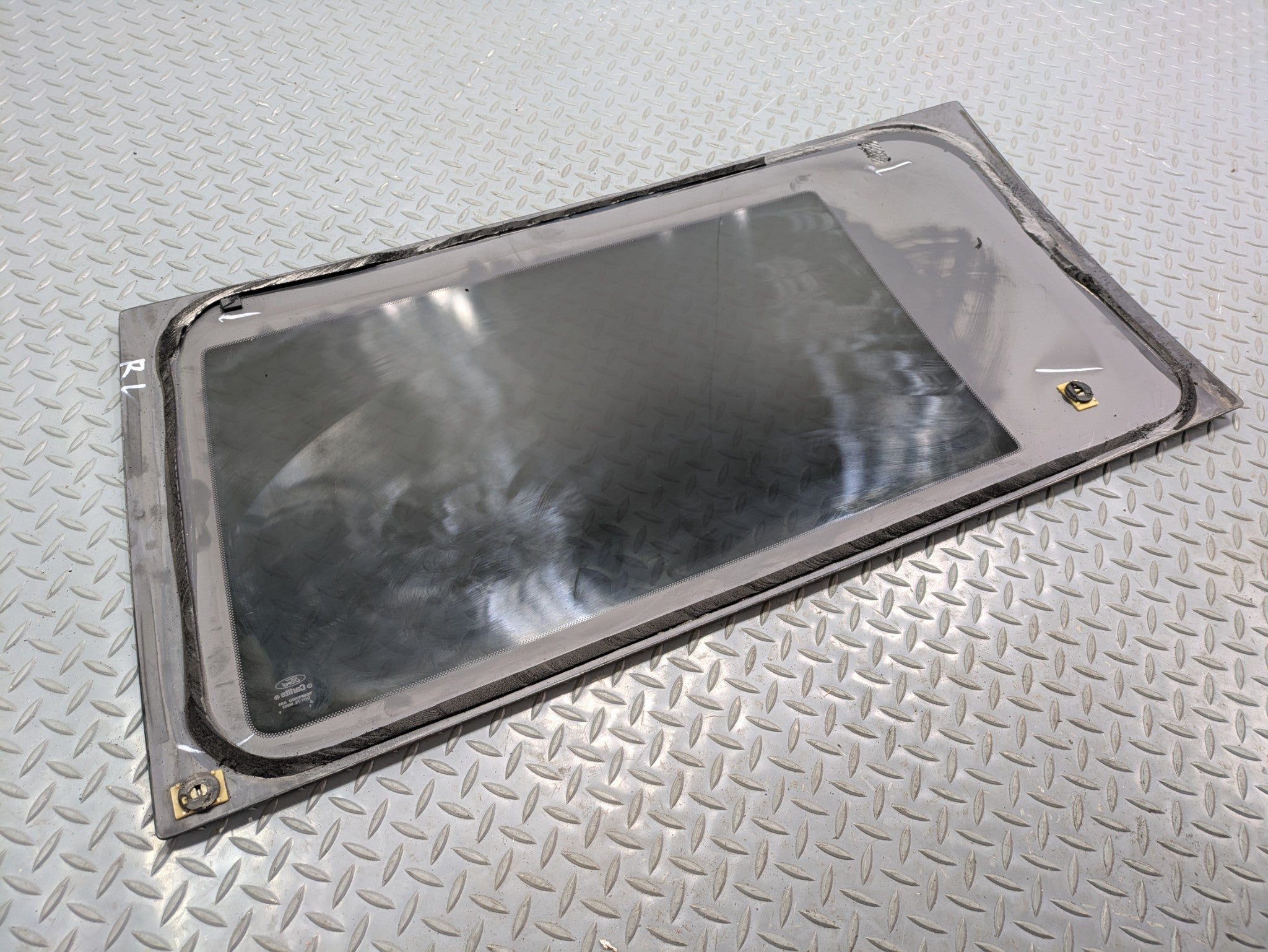 2009 - 2012 OEM FORD FLEX REAR LEFT DRIVER SIDE WINDOW QUARTER GLASS