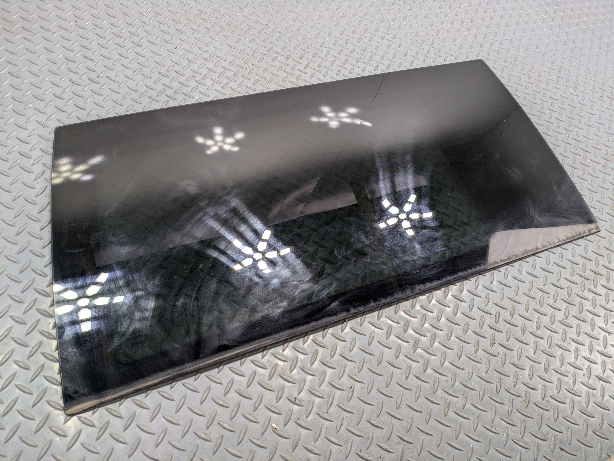 2009 - 2012 OEM FORD FLEX REAR RIGHT PASSENGER SIDE WINDOW QUARTER GLASS