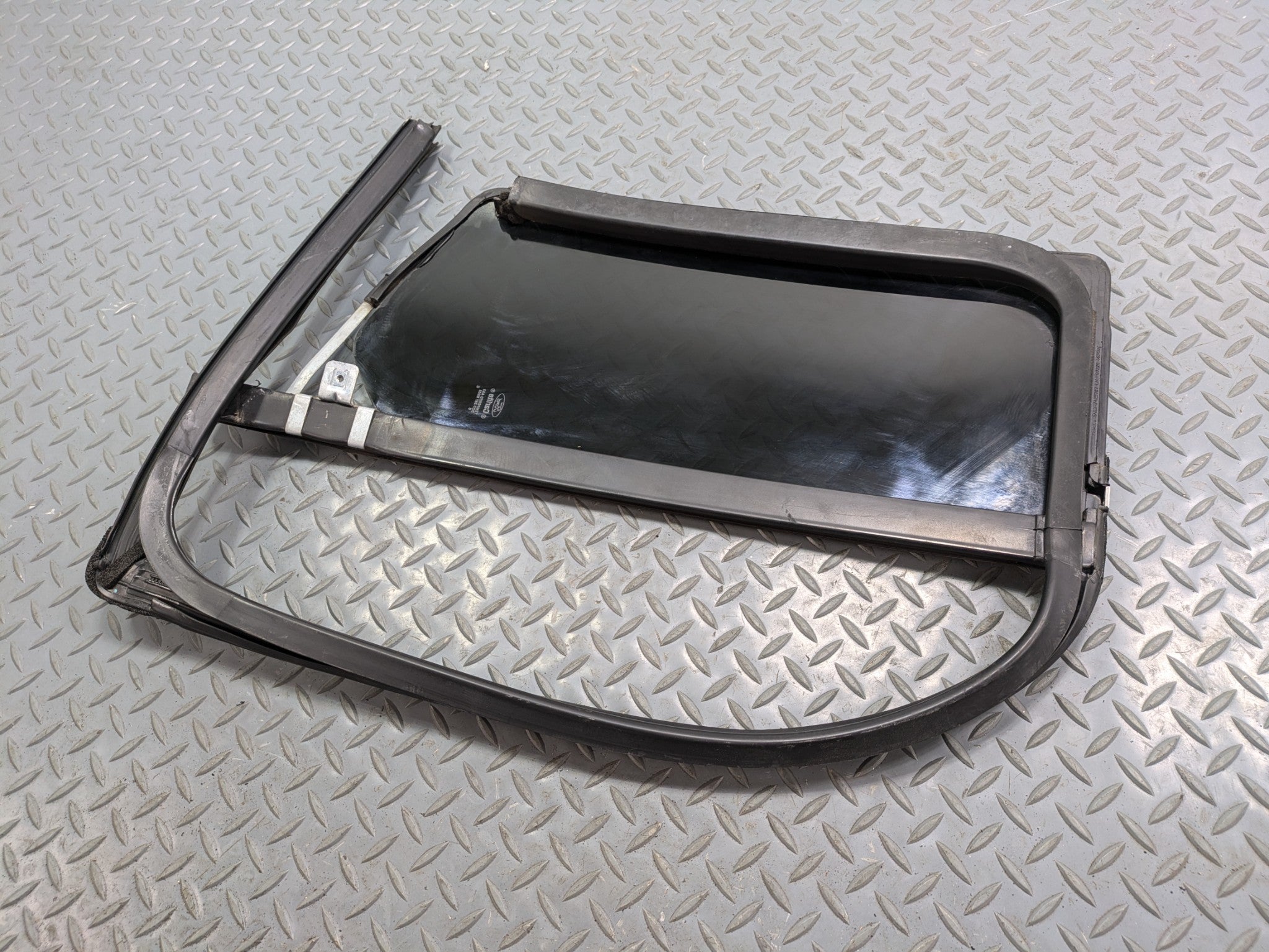 2009 - 2012 OEM FORD FLEX REAR LEFT DRIVER SIDE WINDOW VENT GLASS