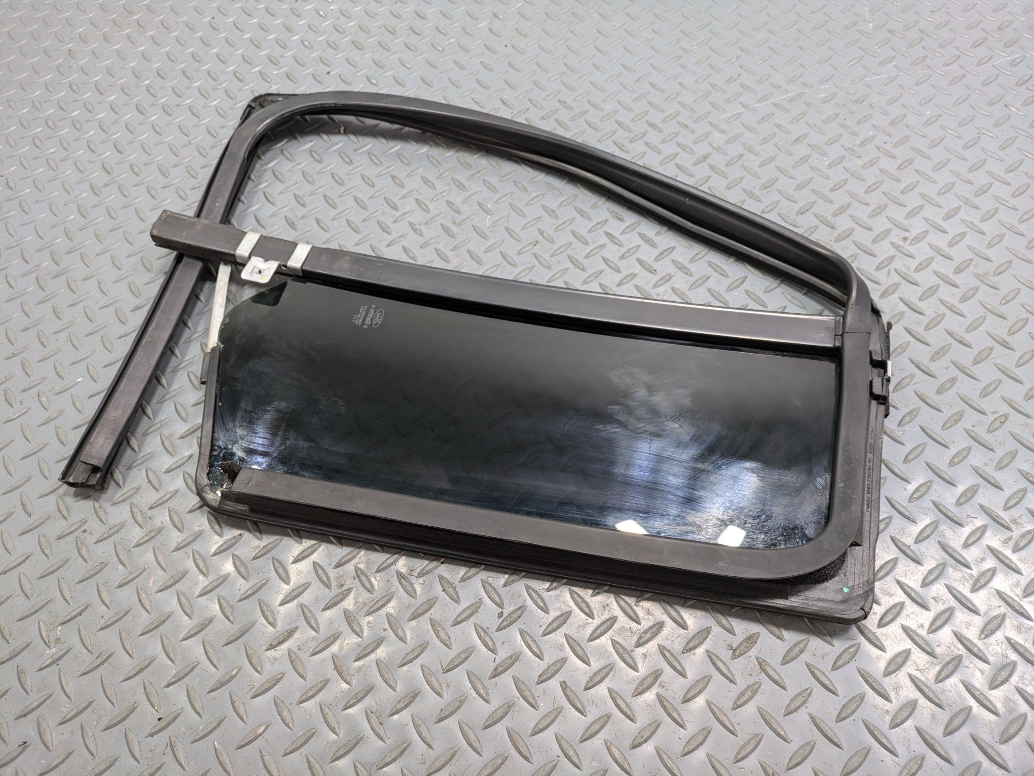 2009 - 2012 OEM FORD FLEX REAR RIGHT PASSENGER SIDE VENT GLASS WINDOW