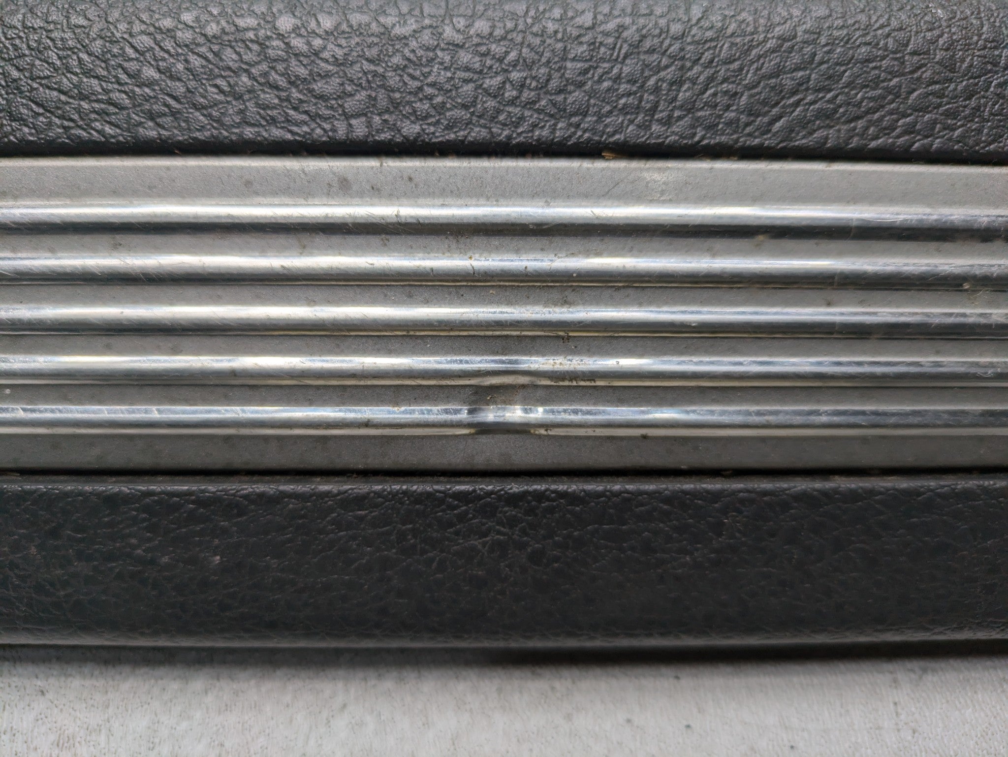2009 - 2012 OEM FORD FLEX FRONT RIGHT SIDE EXTERIOR DOOR SILL PLATE TRIM