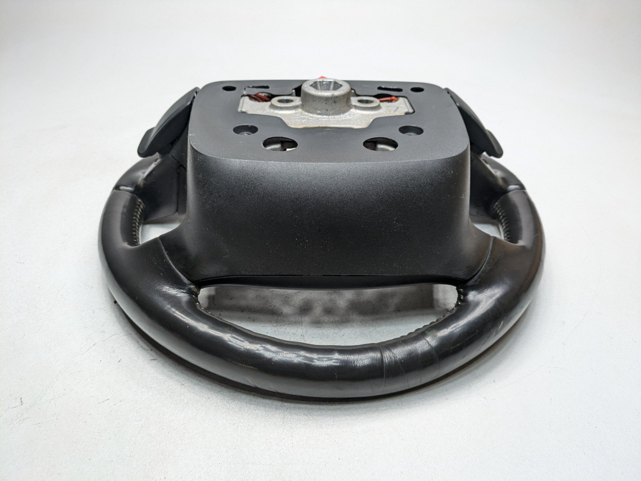2009 - 2012 OEM FORD FLEX STEERING WHEEL WITH CONTROL SWITCH ASSEMBLY