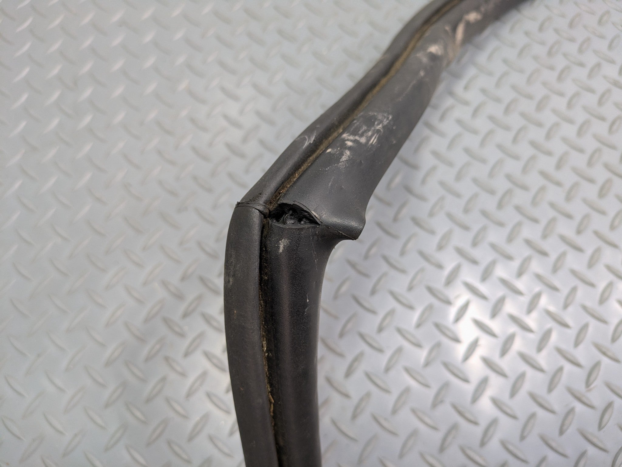 2009 - 2012 OEM FORD FLEX FRONT RIGHT SIDE DOOR SEAL WEATHERSTRIP RUBBER