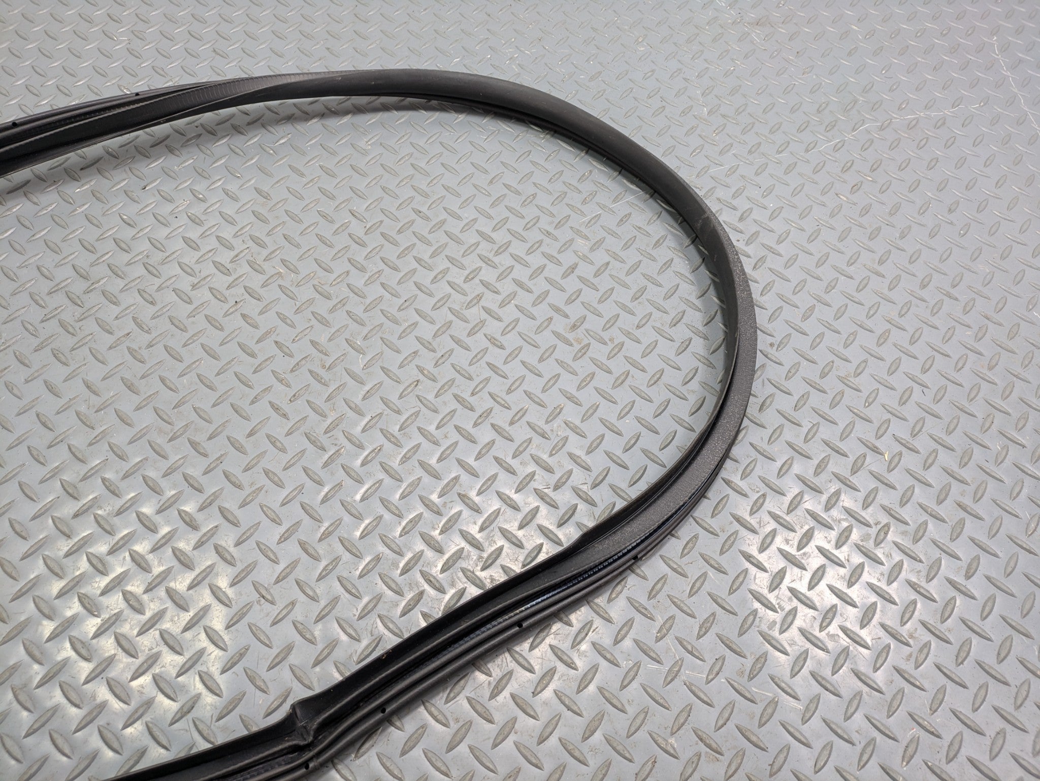 2009 - 2012 OEM FORD FLEX FRONT RIGHT SIDE DOOR SEAL WEATHERSTRIP RUBBER
