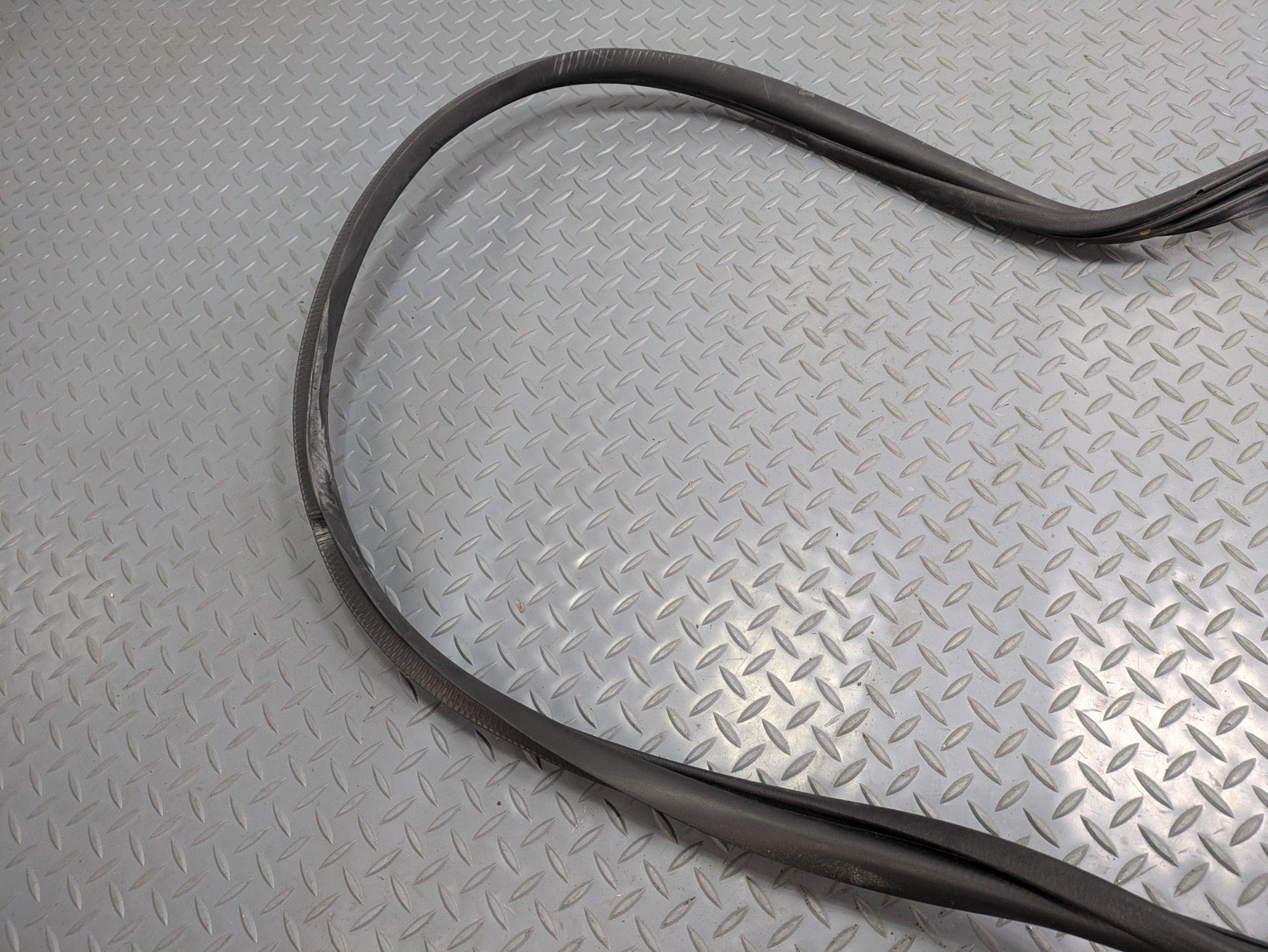 2009 - 2012 OEM FORD FLEX FRONT RIGHT SIDE DOOR SEAL WEATHERSTRIP RUBBER