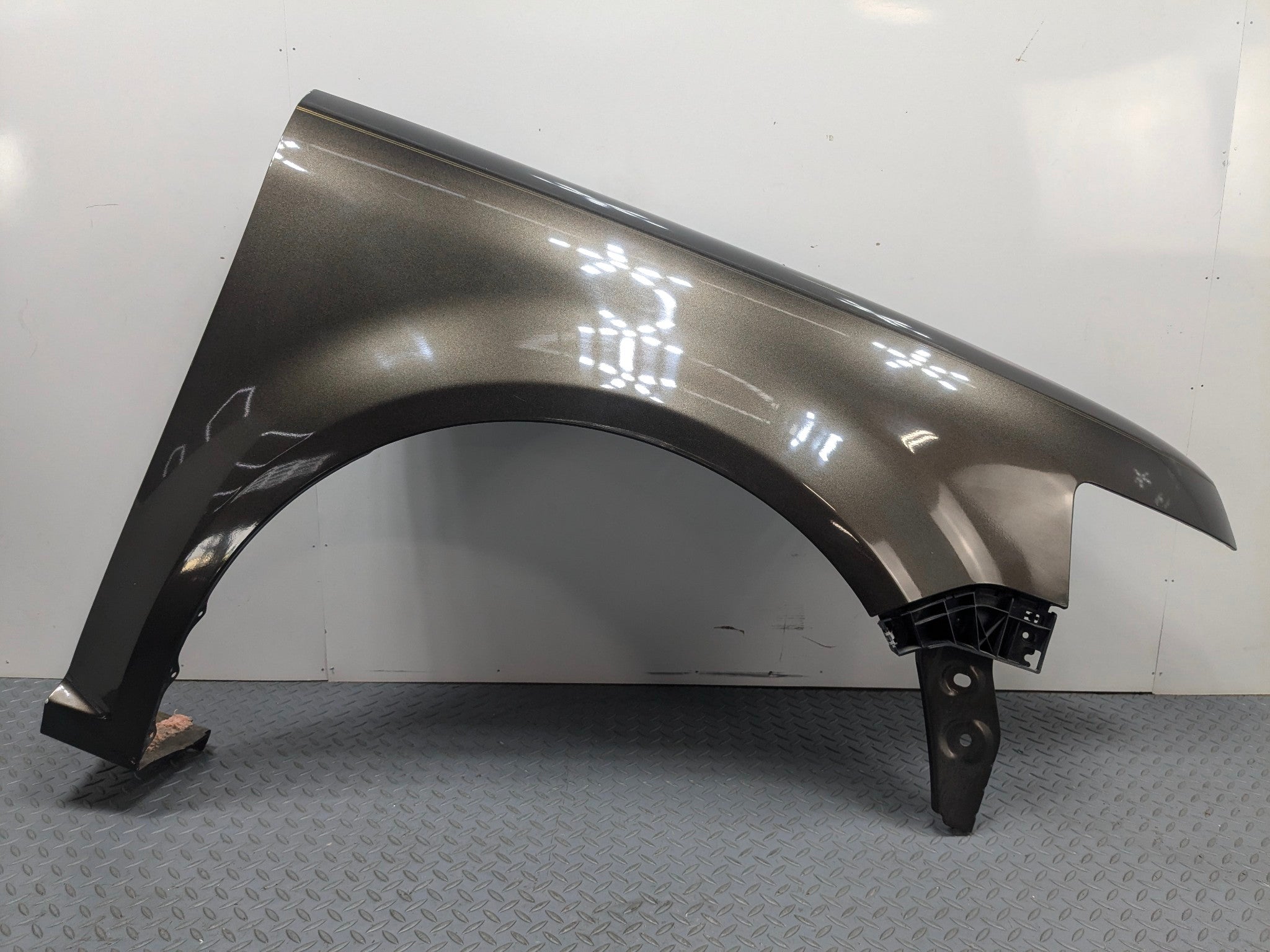 2009 - 2012 OEM FORD FLEX FRONT RIGHT PASSENGER SIDE FENDER COVER PANEL