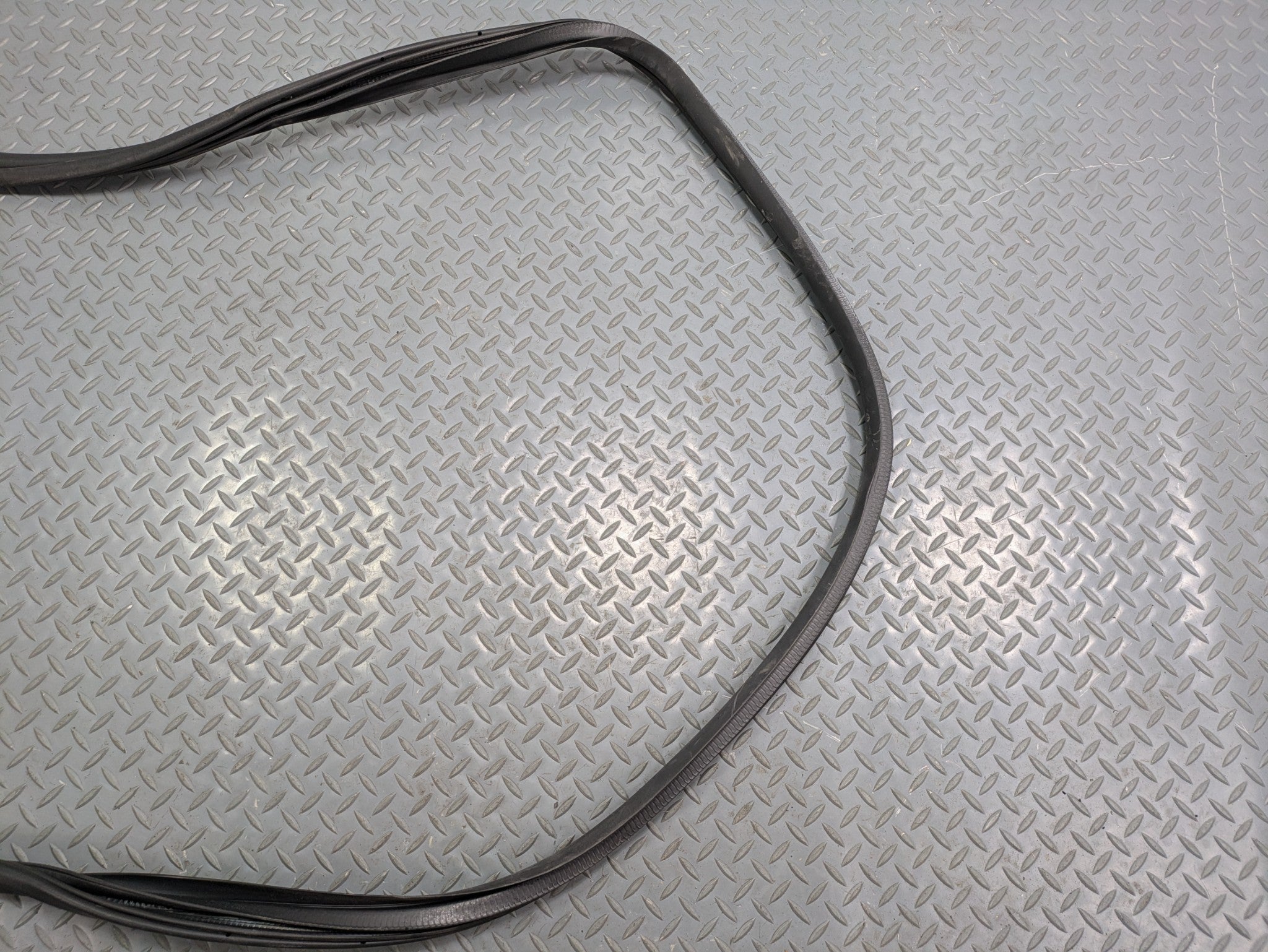 2009 - 2012 OEM FORD FLEX FRONT LEFT DRIVER SIDE DOOR SEAL WEATHERSTRIP RUBBER