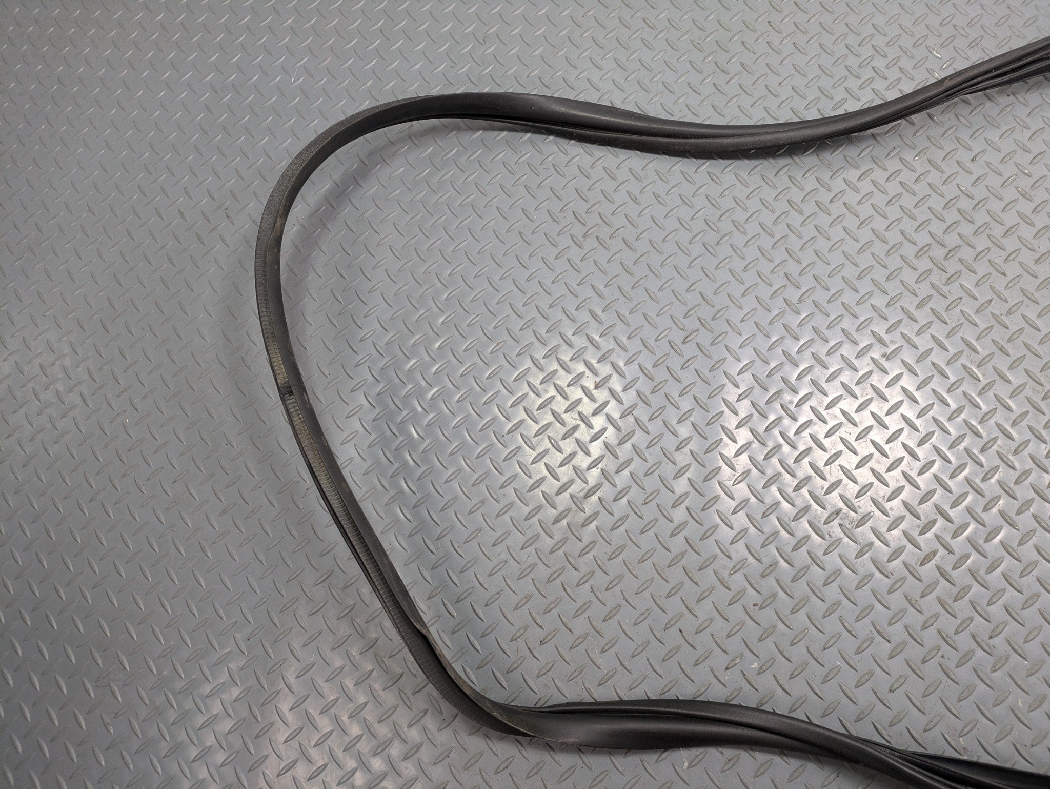 2009 - 2012 OEM FORD FLEX FRONT LEFT DRIVER SIDE DOOR SEAL WEATHERSTRIP RUBBER