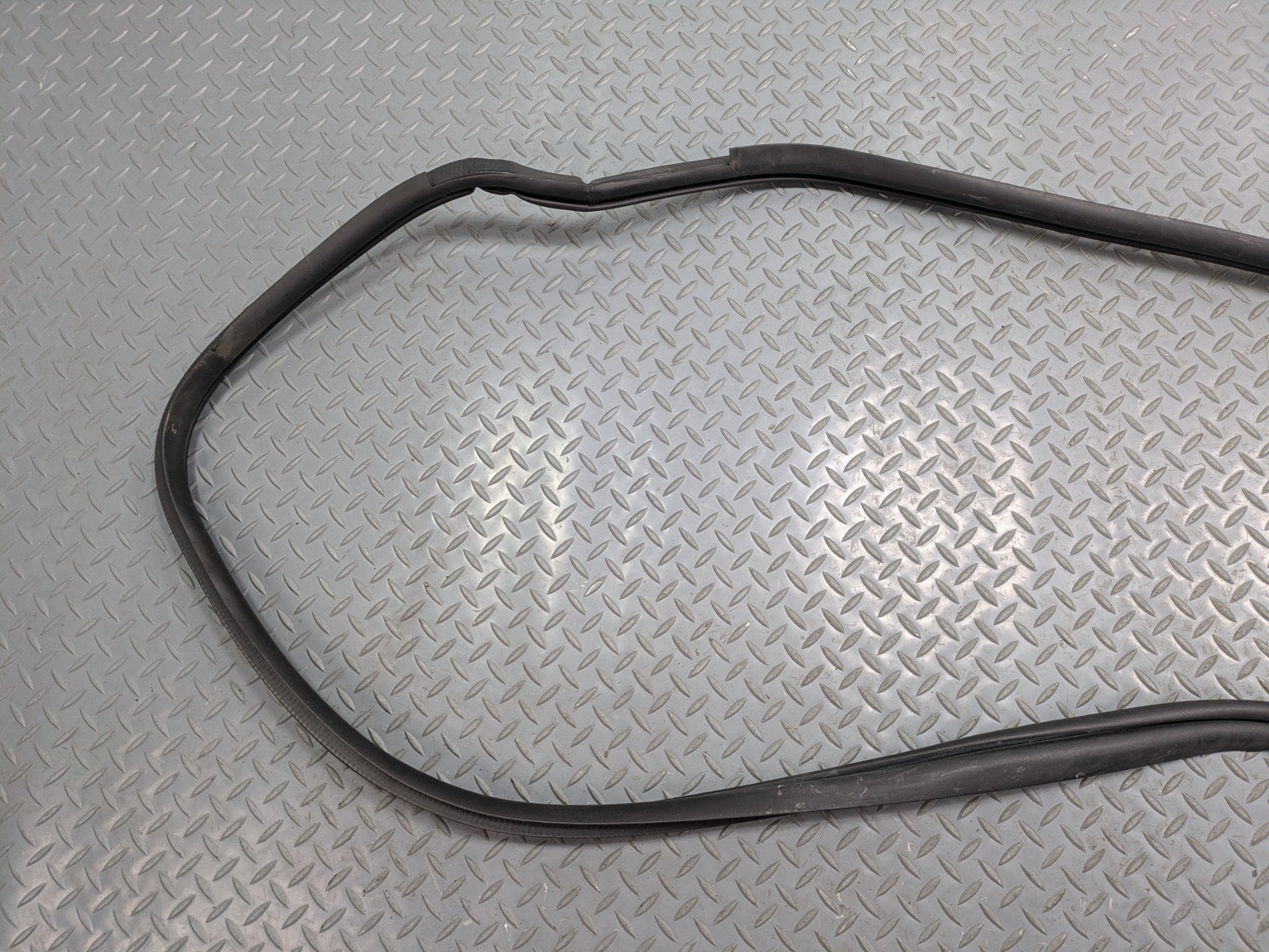 2009 - 2012 OEM FORD FLEX REAR LEFT DRIVER SIDE DOOR SEAL WEATHERSTRIP RUBBER