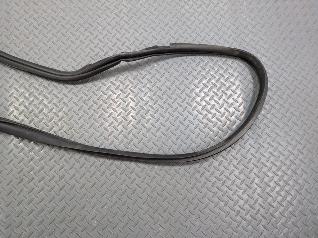 2009 - 2012 OEM FORD FLEX REAR RIGHT SIDE DOOR SEAL WEATHERSTRIP RUBBER