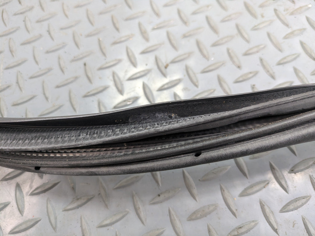 2009 - 2012 OEM FORD FLEX REAR RIGHT SIDE DOOR SEAL WEATHERSTRIP RUBBER
