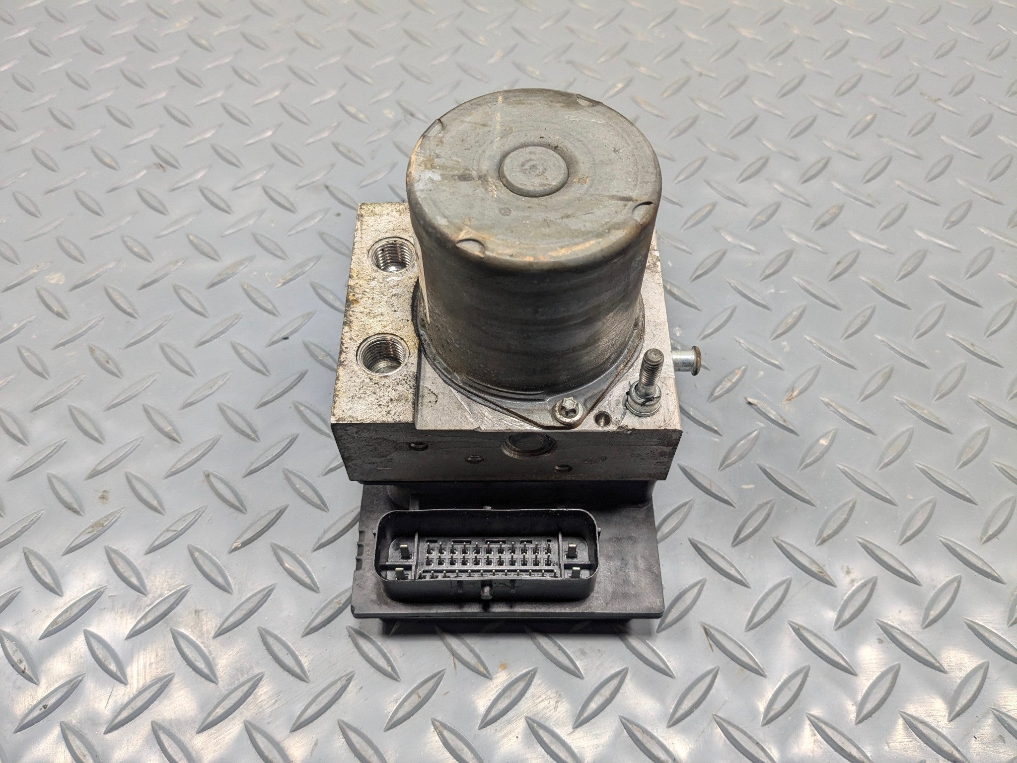 2009 - 2012 OEM FORD FLEX ABS ANTI LOCK BRAKE PUMP MODULE