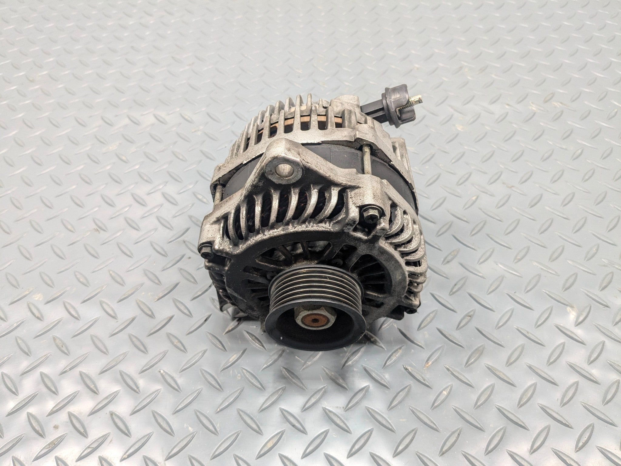 2009 - 2012 OEM FORD FLEX POWER GENERATOR ENGINE MOTOR ALTERNATOR ASSEMBLY