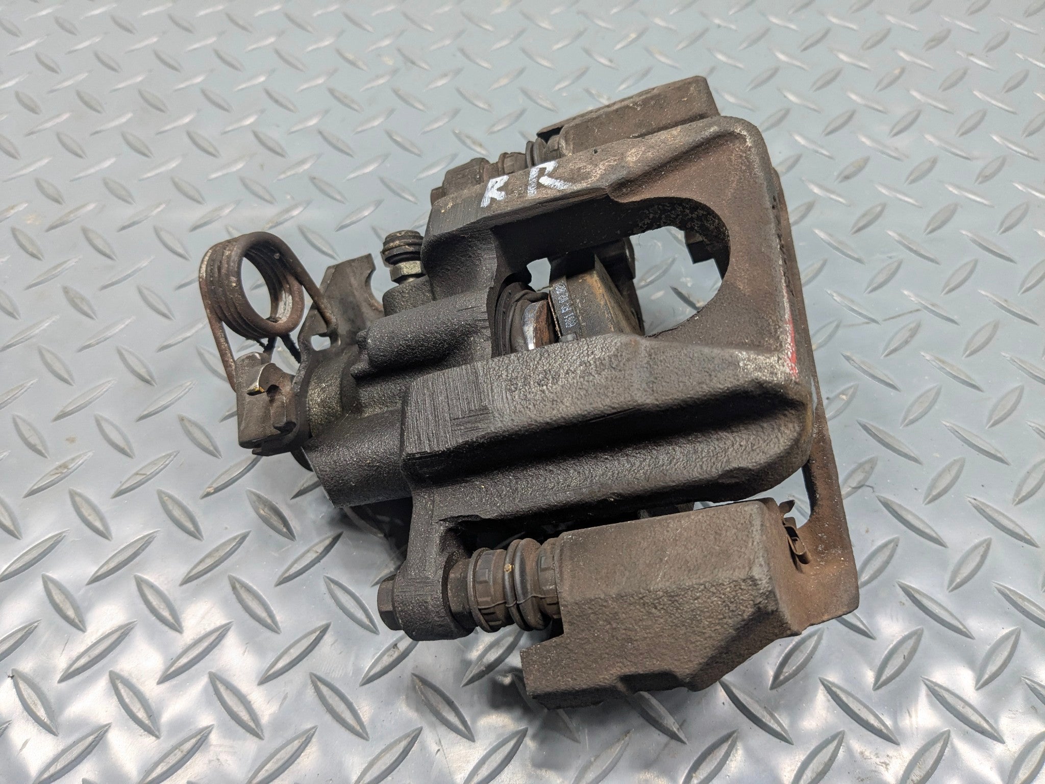 2009 - 2012 OEM FORD FLEX REAR RIGHT PASSENGER SIDE BRAKE CALIPER ASSEMBLY