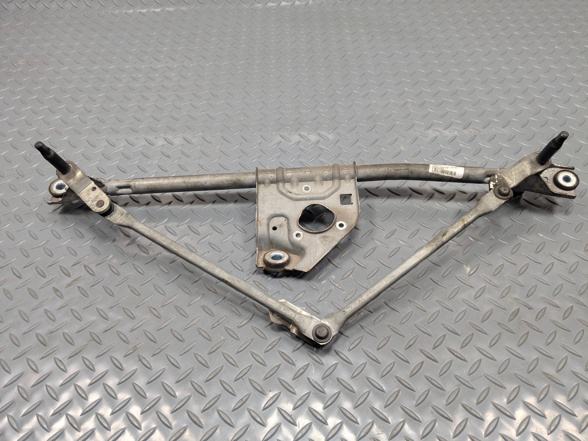 2009 - 2012 OEM FORD FLEX FRONT WINDSHIELD WIPER TRANSMISSION LINKAGE ASSEMBLY