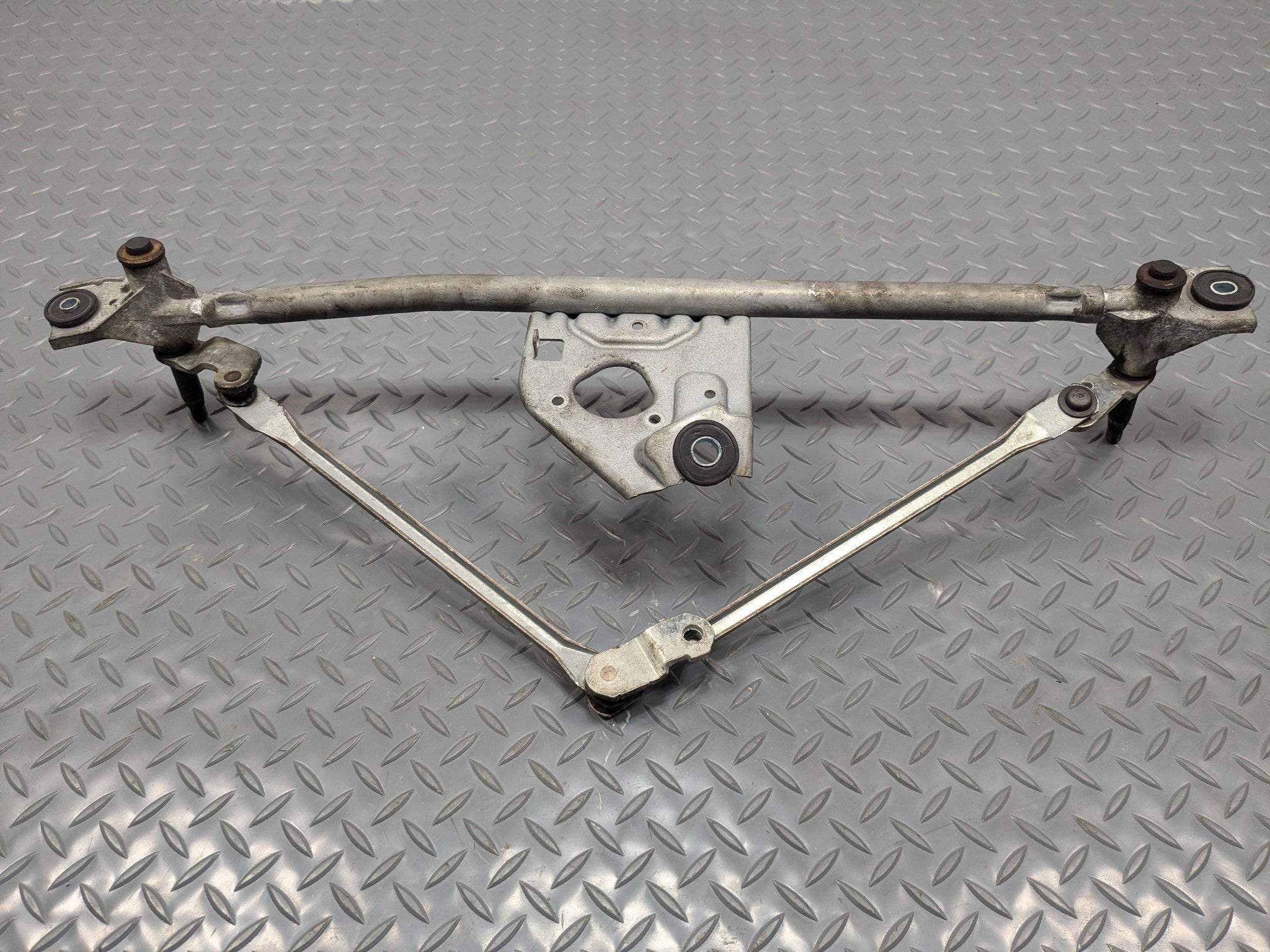 2009 - 2012 OEM FORD FLEX FRONT WINDSHIELD WIPER TRANSMISSION LINKAGE ASSEMBLY