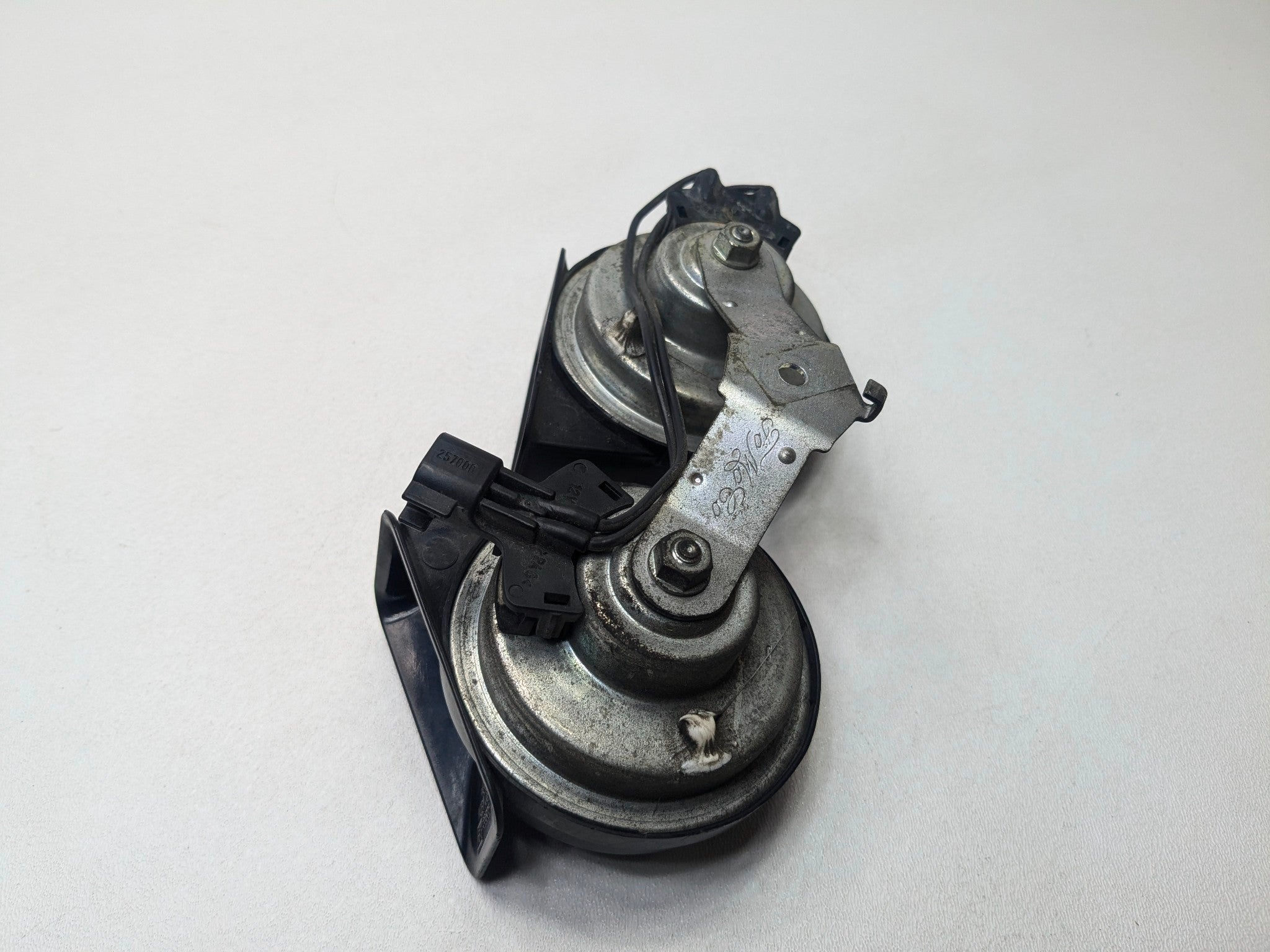 2009 - 2012 OEM FORD FLEX HIGH AND LOW DUAL TONE NOTE HORN SIGNAL