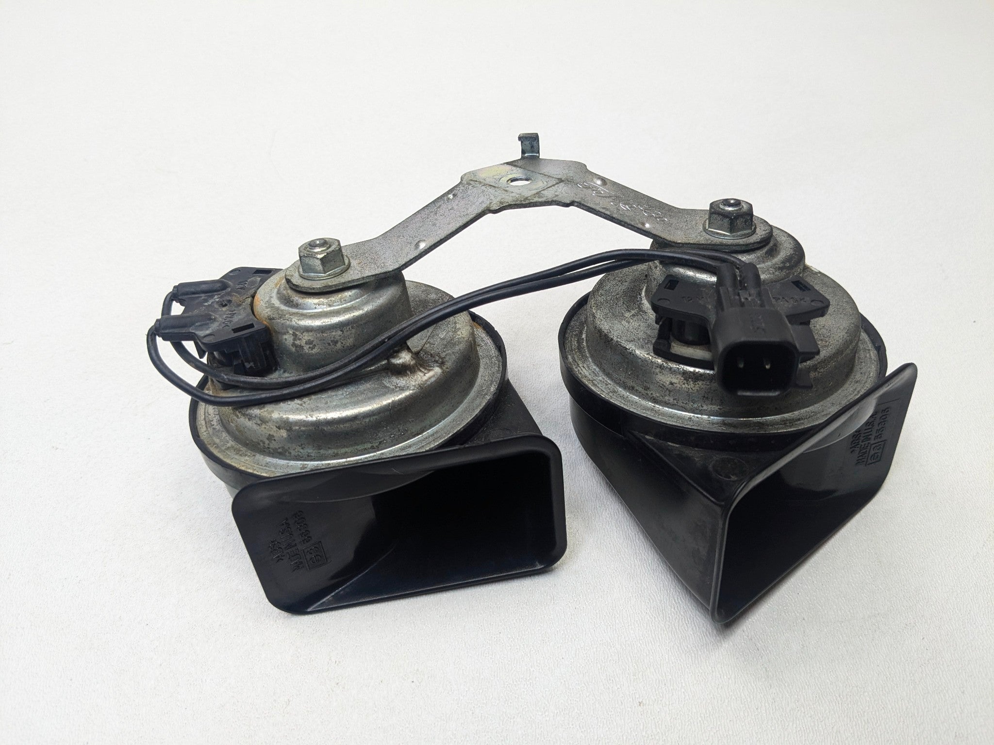 2009 - 2012 OEM FORD FLEX HIGH AND LOW DUAL TONE NOTE HORN SIGNAL