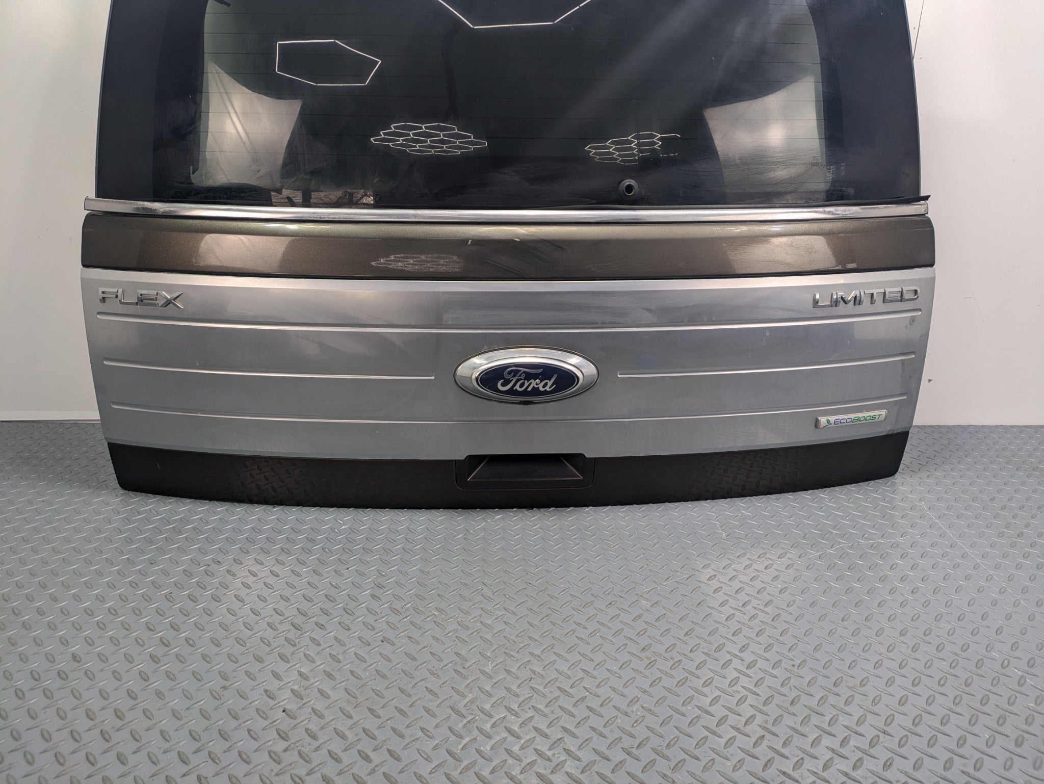 2009 - 2012 OEM FORD FLEX REAR TRUNK TAILGATE SHELL PANEL WITH GLASS ASSEMBLY