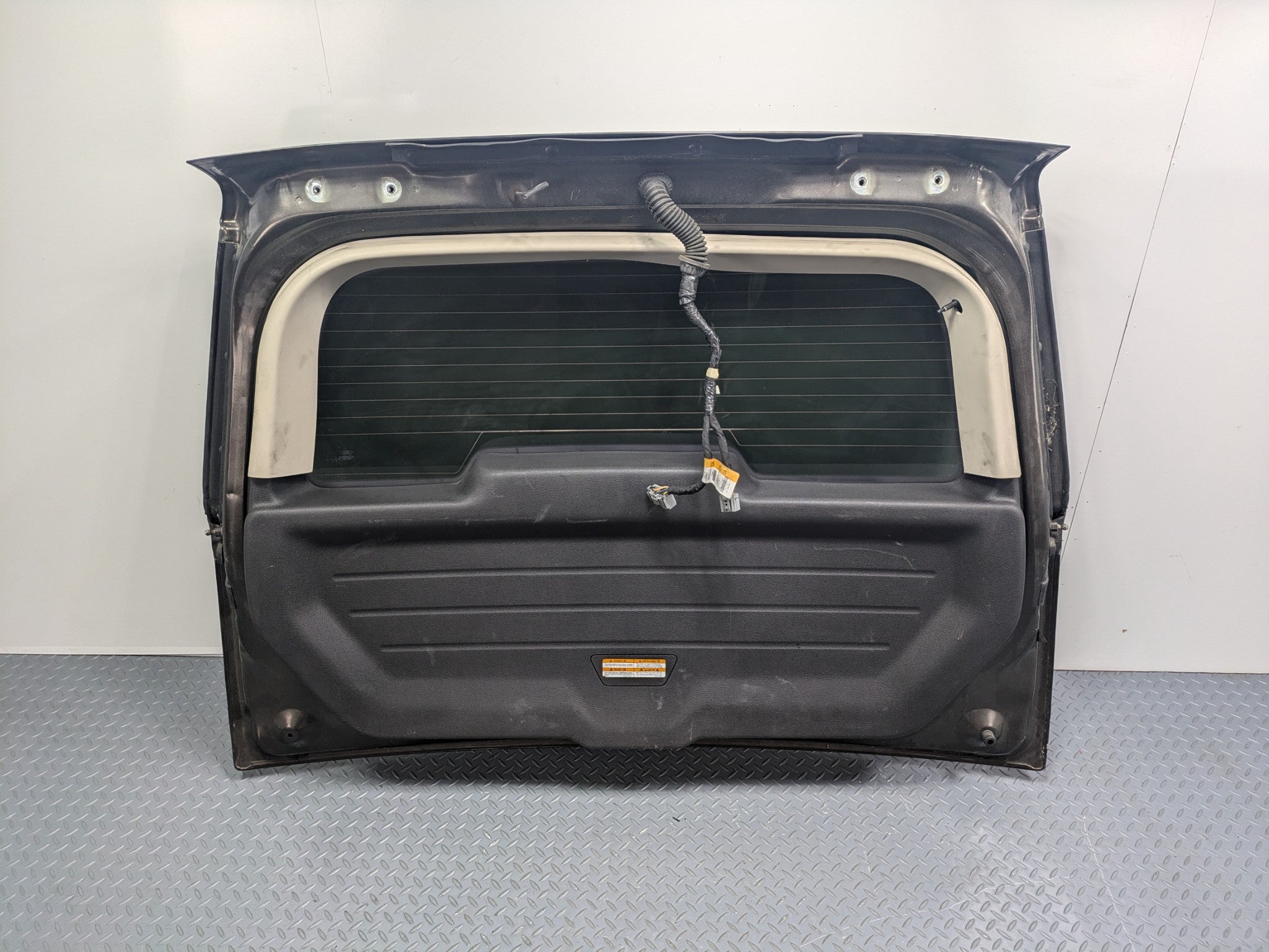 2009 - 2012 OEM FORD FLEX REAR TRUNK TAILGATE SHELL PANEL WITH GLASS ASSEMBLY