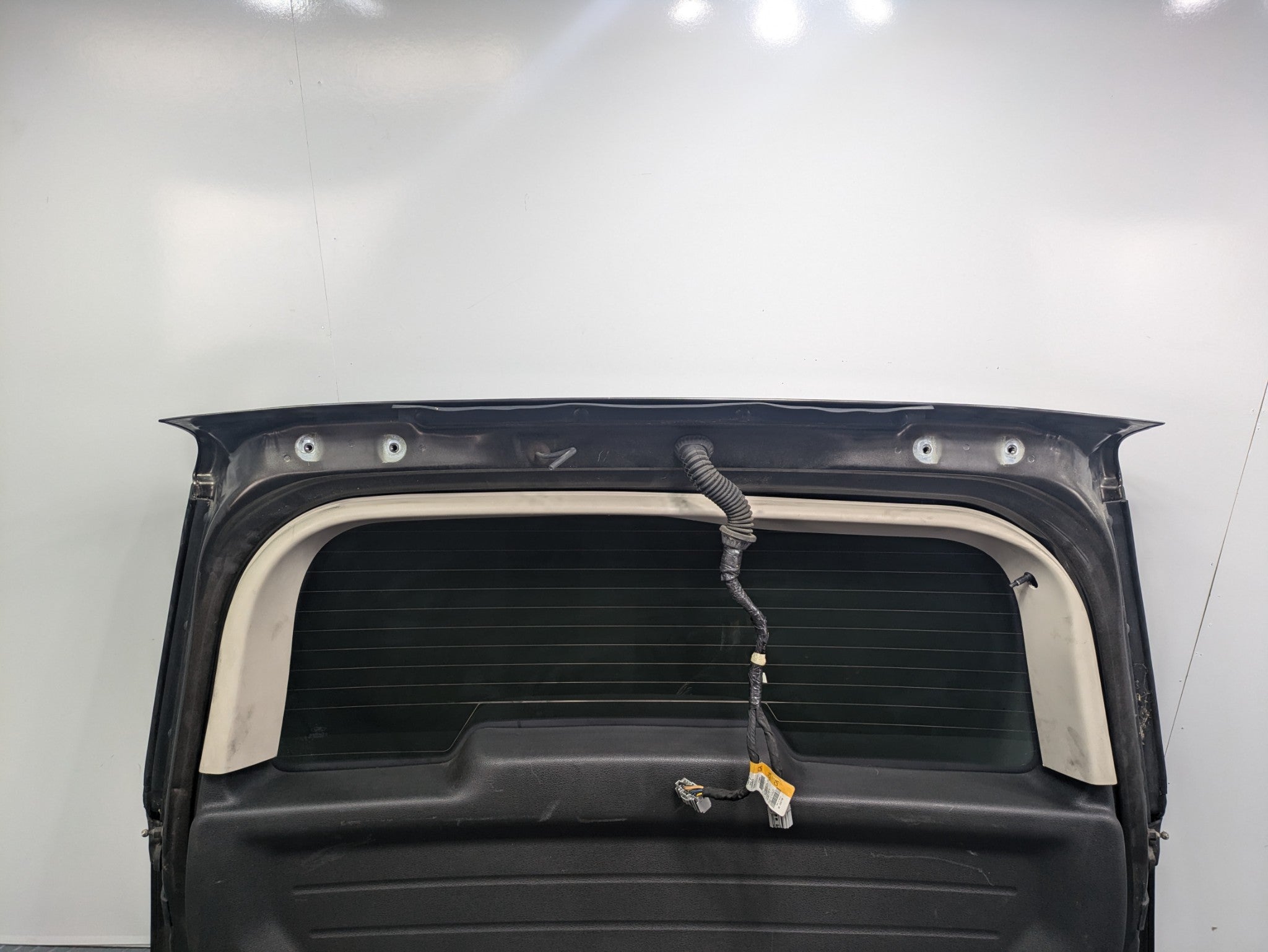 2009 - 2012 OEM FORD FLEX REAR TRUNK TAILGATE SHELL PANEL WITH GLASS ASSEMBLY