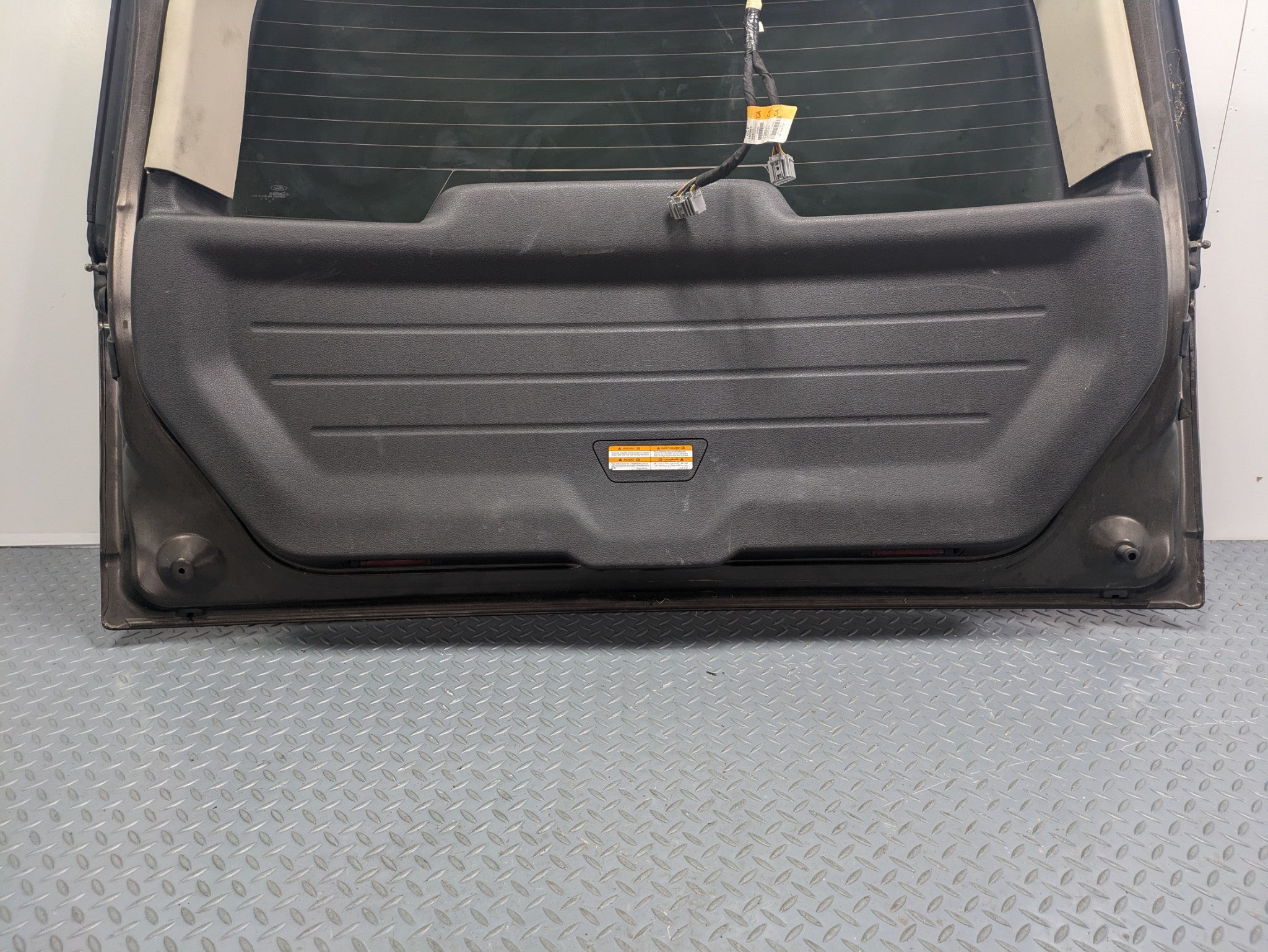 2009 - 2012 OEM FORD FLEX REAR TRUNK TAILGATE SHELL PANEL WITH GLASS ASSEMBLY