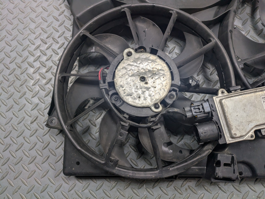 2009 - 2012 OEM FORD FLEX DUAL ELECTRIC COOLING RADIATOR FAN AND MOTOR ASSEMBLY