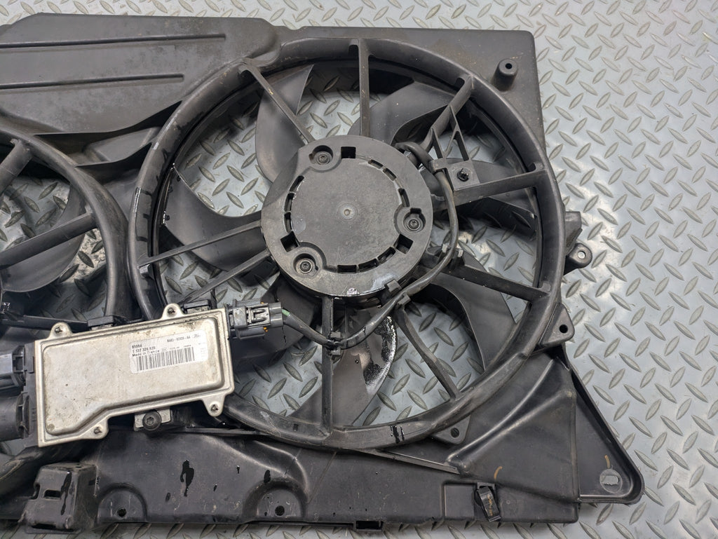 2009 - 2012 OEM FORD FLEX DUAL ELECTRIC COOLING RADIATOR FAN AND MOTOR ASSEMBLY