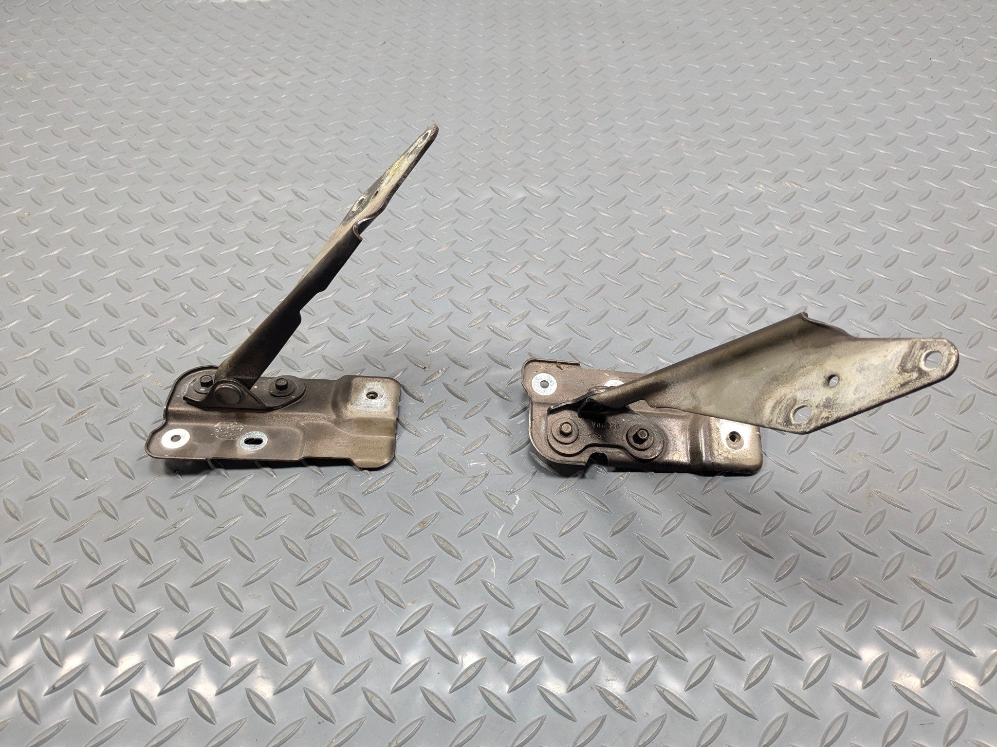 2009 - 2012 OEM FORD FLEX FRONT LEFT AND RIGHT SIDE HOOD HINGE SUPPORT SET