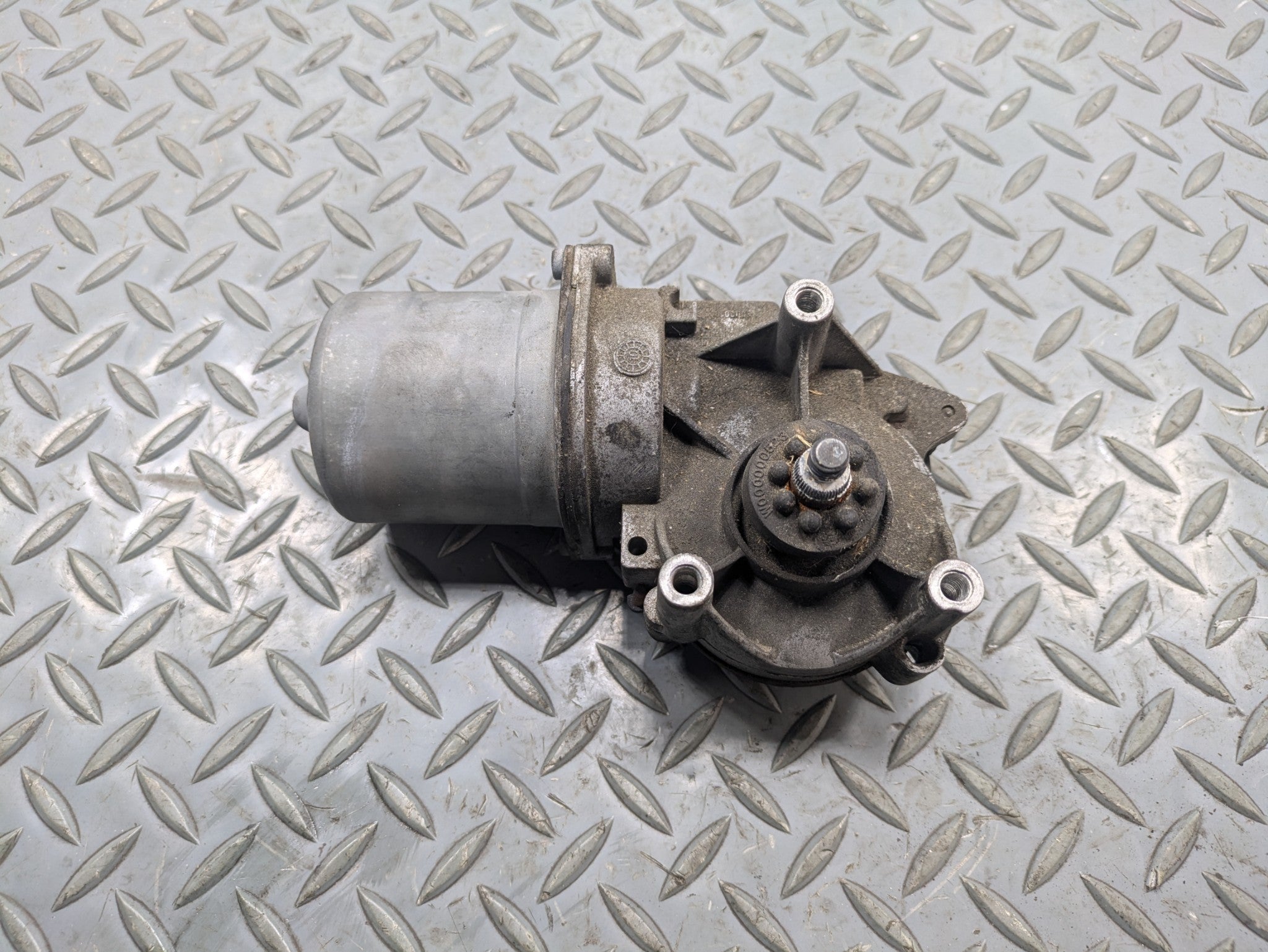 2009 - 2012 OEM FORD FLEX FRONT SIDE WINDSHIELD WIPER MOTOR ASSEMBLY