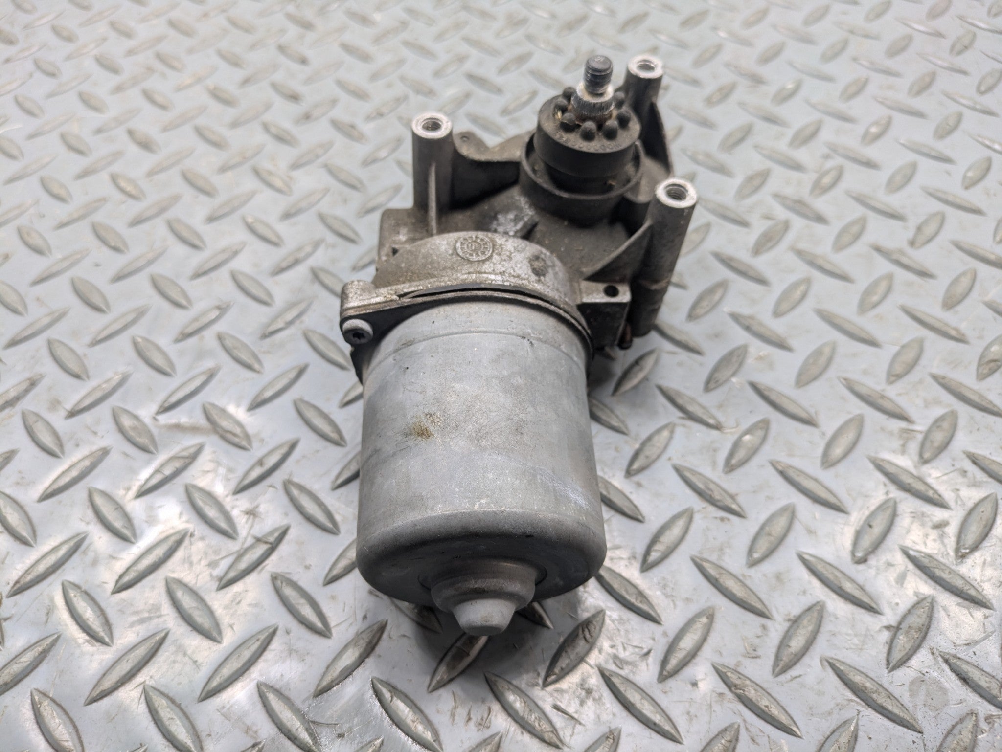 2009 - 2012 OEM FORD FLEX FRONT SIDE WINDSHIELD WIPER MOTOR ASSEMBLY