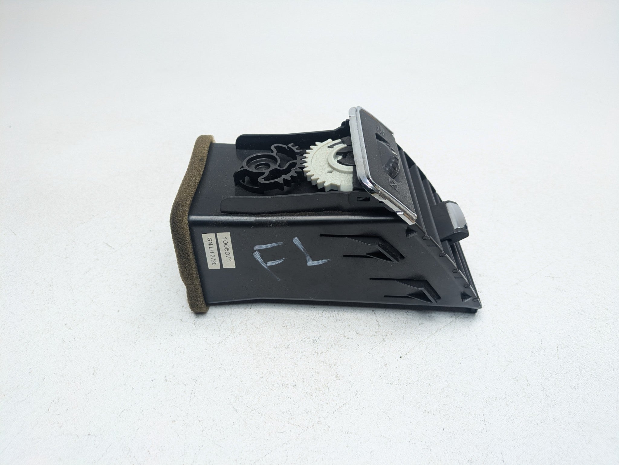 2009 - 2012 OEM FORD FLEX FRONT LEFT DRIVER SIDE DASHBOARD AC AND HEATER VENT