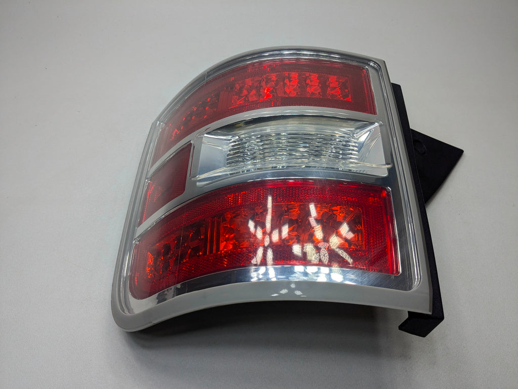 2009 - 2012 OEM FORD FLEX REAR RIGHT PASSENGER SIDE LED TAIL LIGHT ASSEMBLY