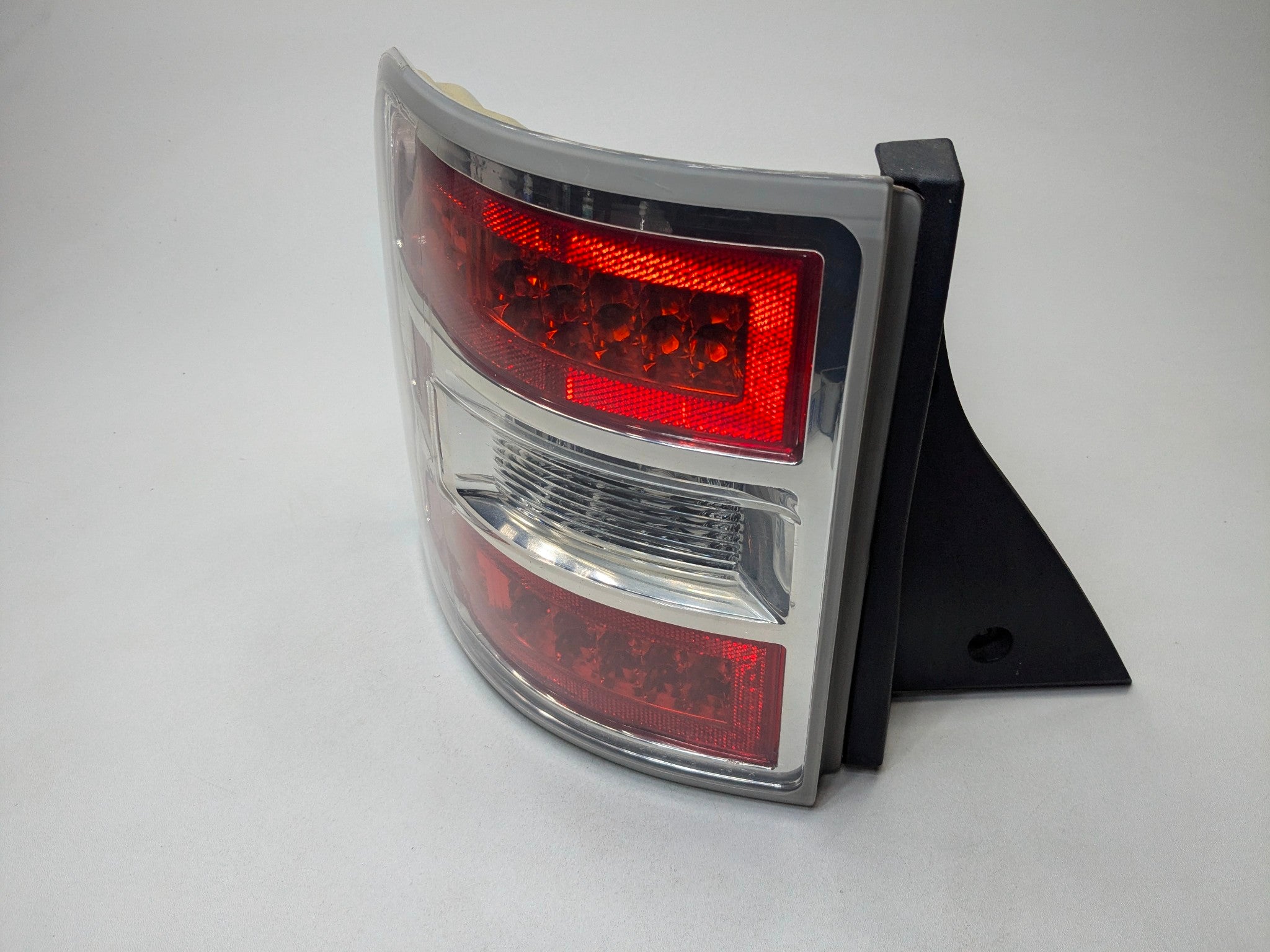 2009 - 2012 OEM FORD FLEX REAR LEFT DRIVER SIDE LED TAIL LIGHT ASSEMBLY