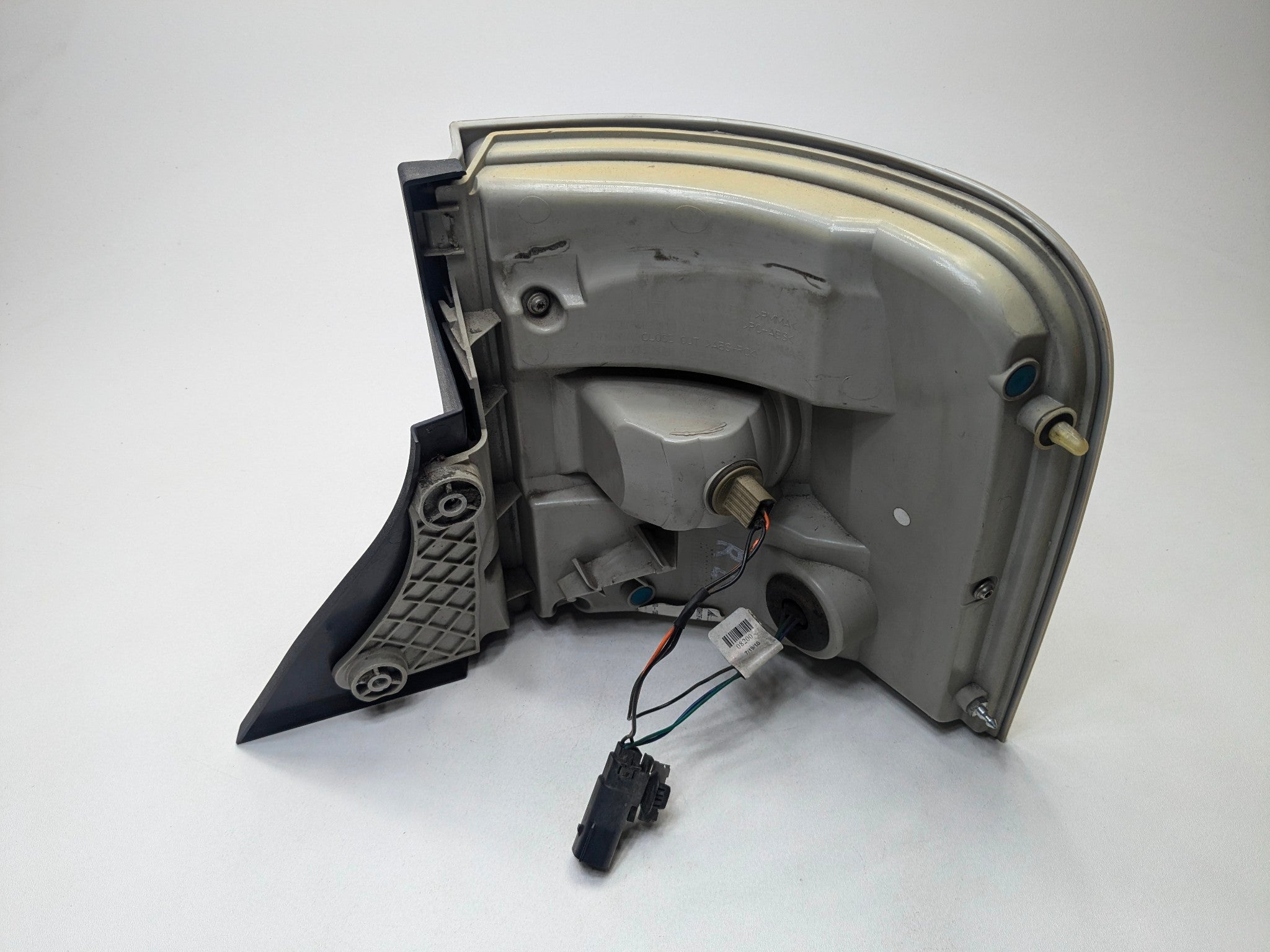 2009 - 2012 OEM FORD FLEX REAR LEFT DRIVER SIDE LED TAIL LIGHT ASSEMBLY