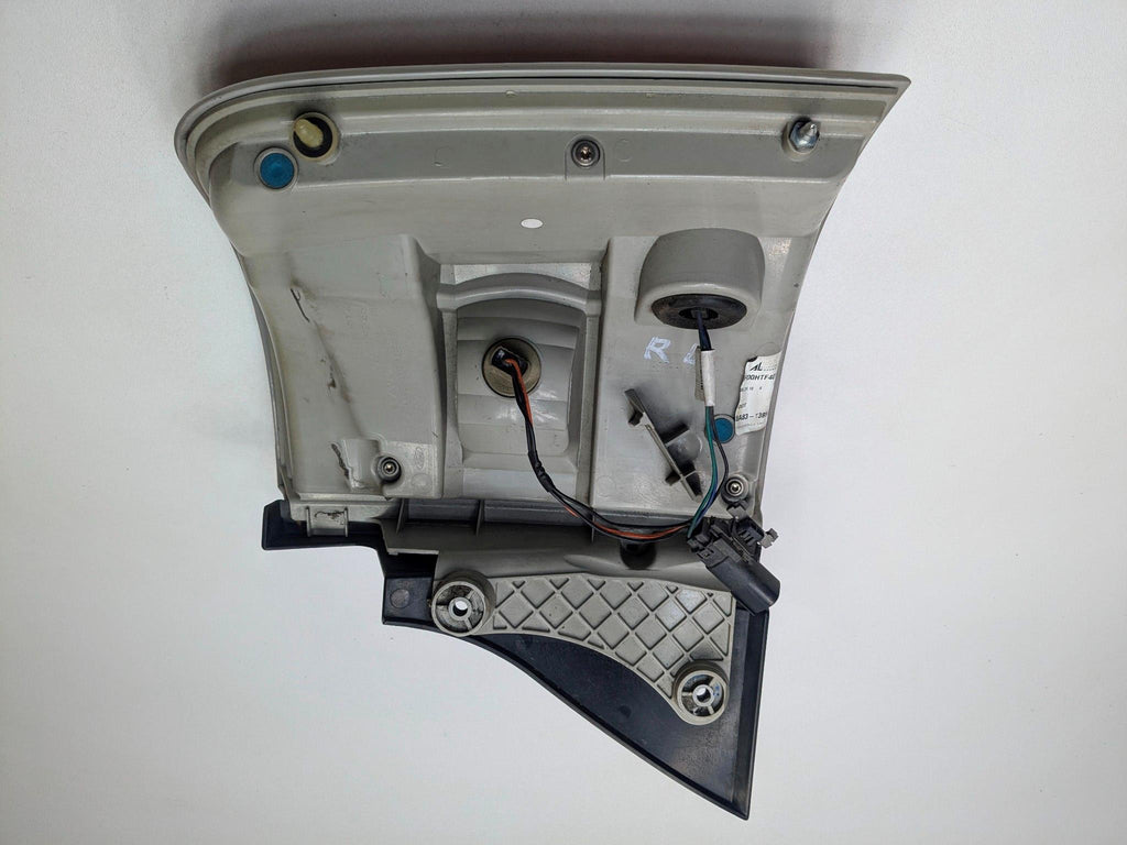 2009 - 2012 OEM FORD FLEX REAR LEFT DRIVER SIDE LED TAIL LIGHT ASSEMBLY