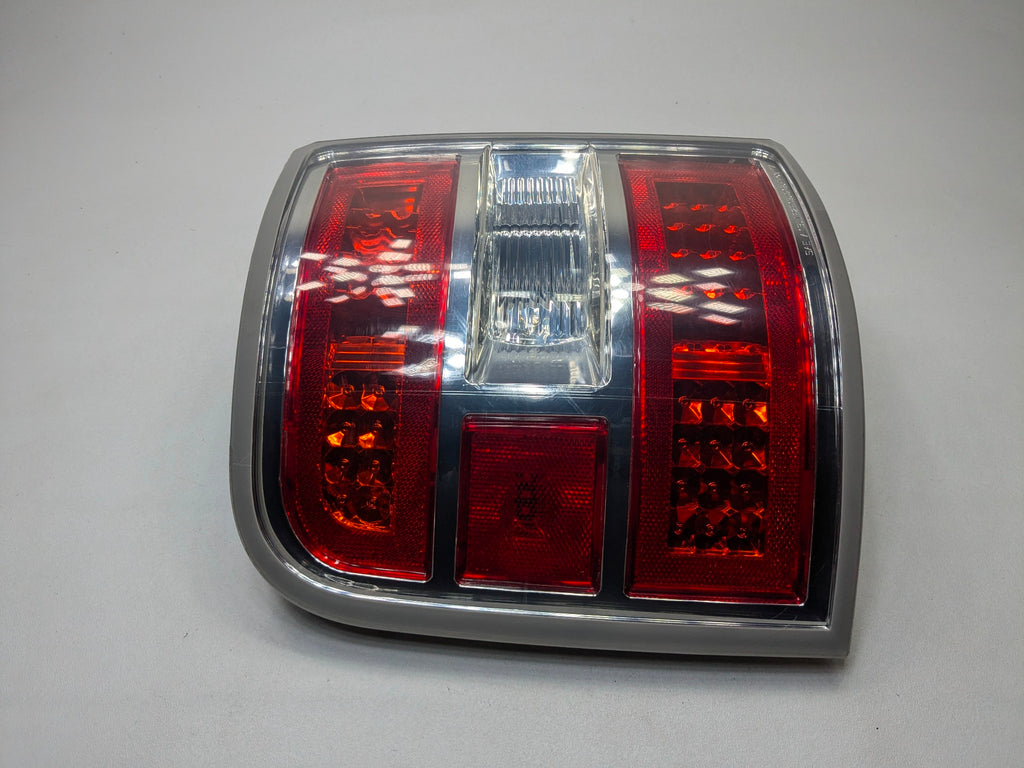 2009 - 2012 OEM FORD FLEX REAR LEFT DRIVER SIDE LED TAIL LIGHT ASSEMBLY