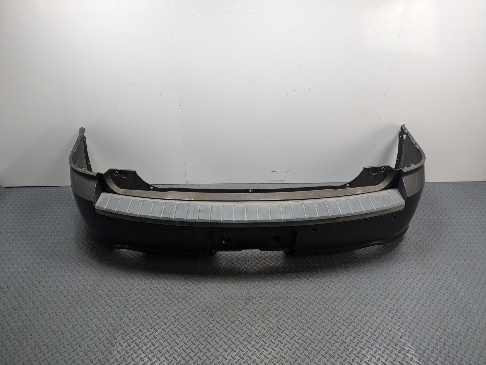 2009 - 2012 OEM FORD FLEX REAR BUMPER COVER PANEL ASSEMBLY GRAY