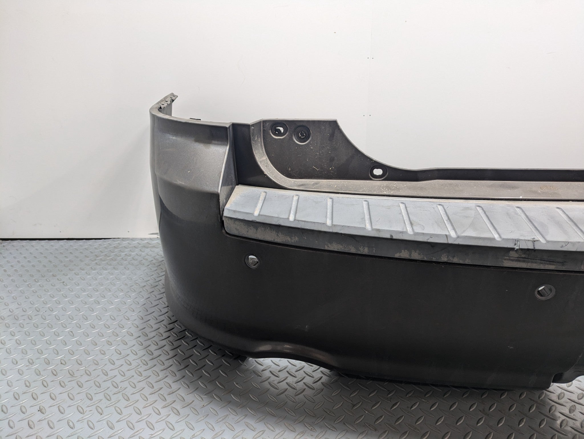 2009 - 2012 OEM FORD FLEX REAR BUMPER COVER PANEL ASSEMBLY GRAY