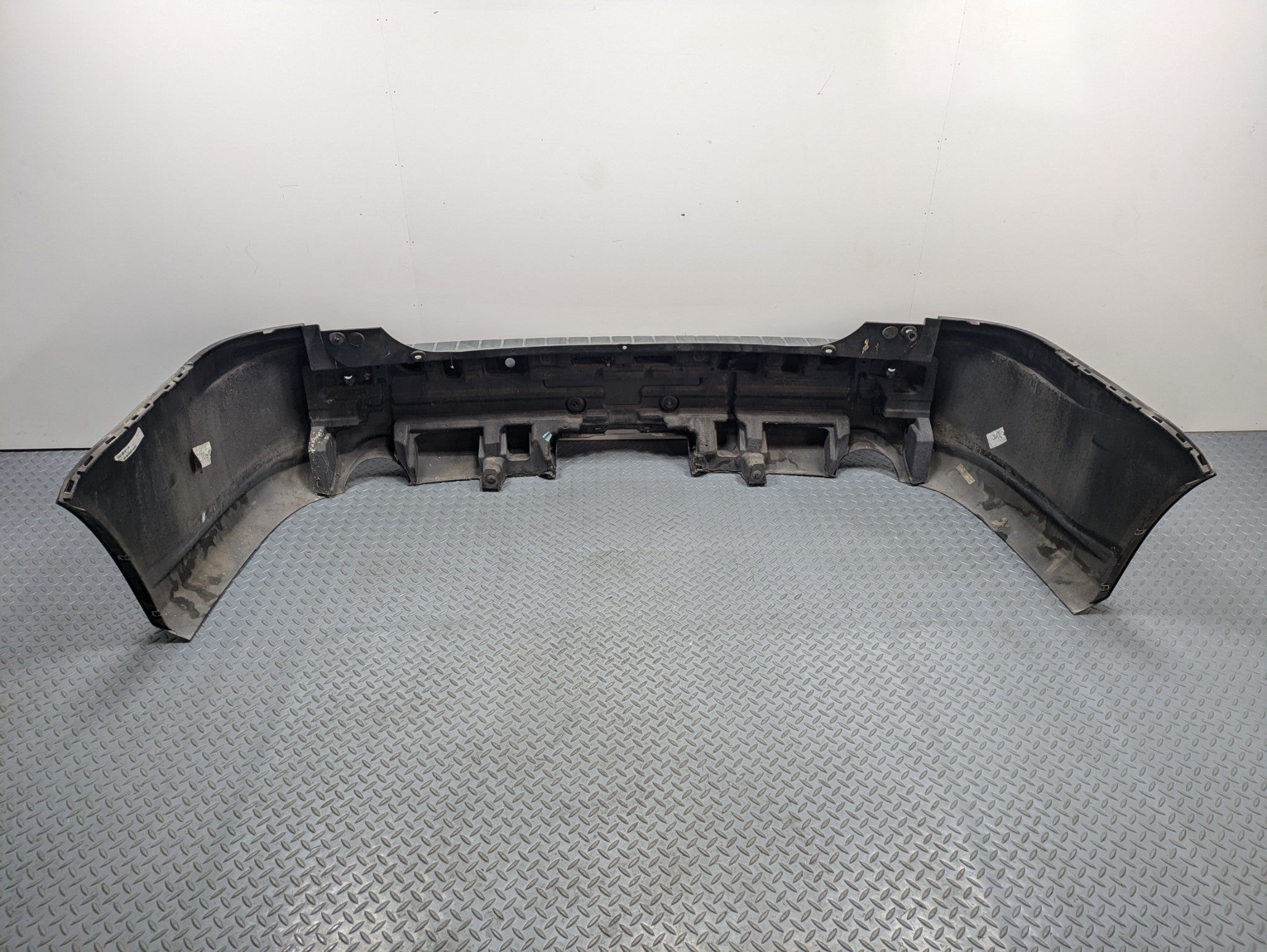 2009 - 2012 OEM FORD FLEX REAR BUMPER COVER PANEL ASSEMBLY GRAY