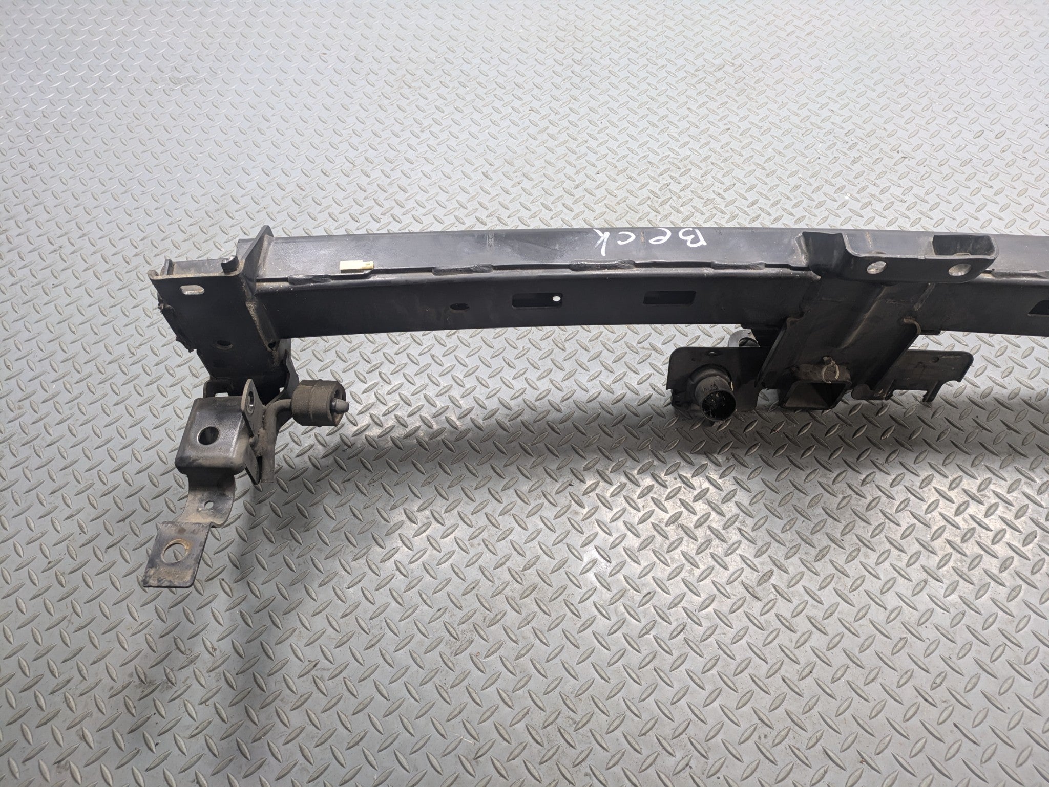 2009 - 2012 OEM FORD FLEX REAR BUMPER REINFORCEMENT BAR WITH TOW HITCH