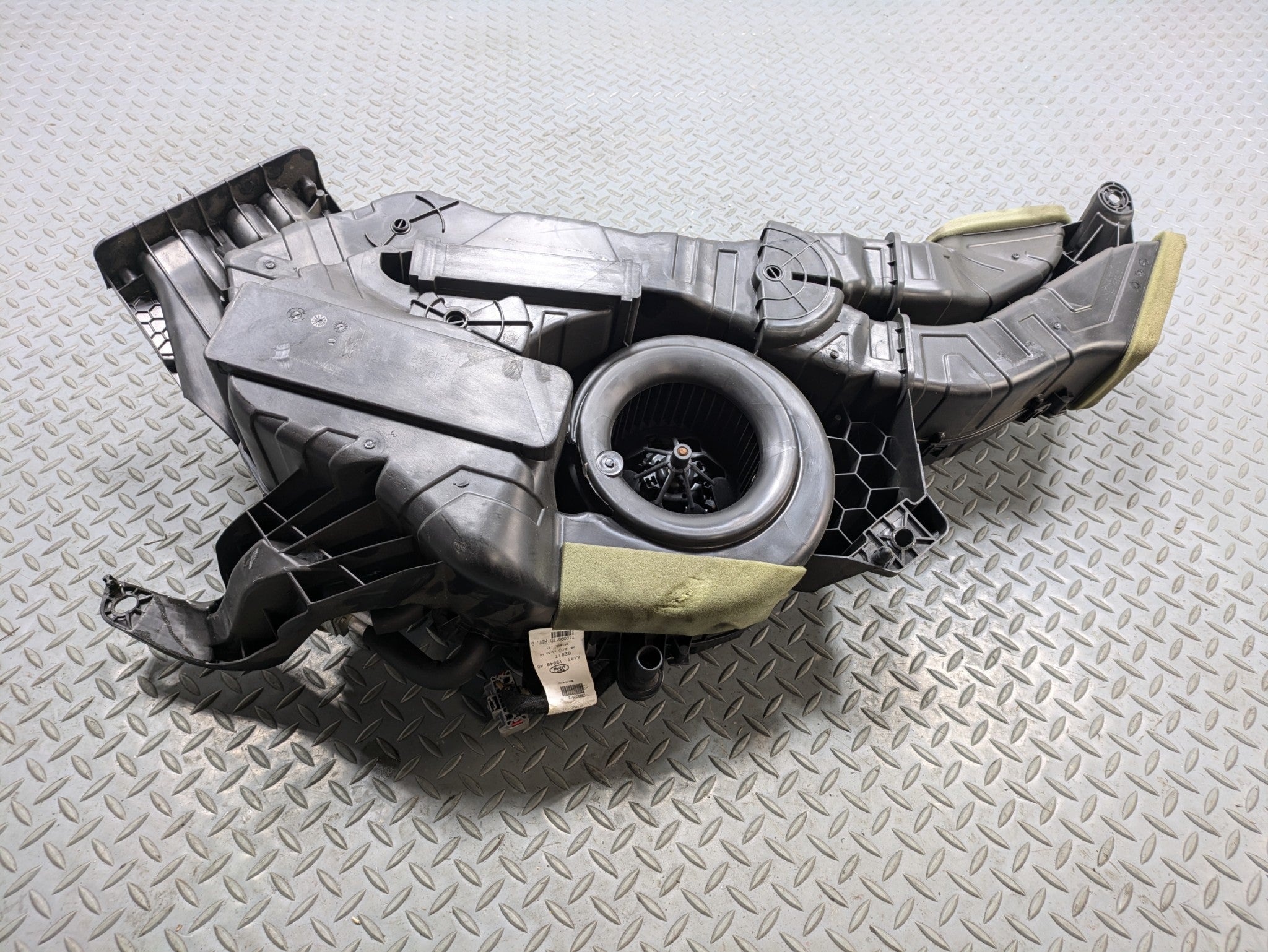 2009 - 2012 OEM FORD FLEX REAR AC EVAPORATOR CLIMATE TEMPERATURE HEATER ASSEMBLY