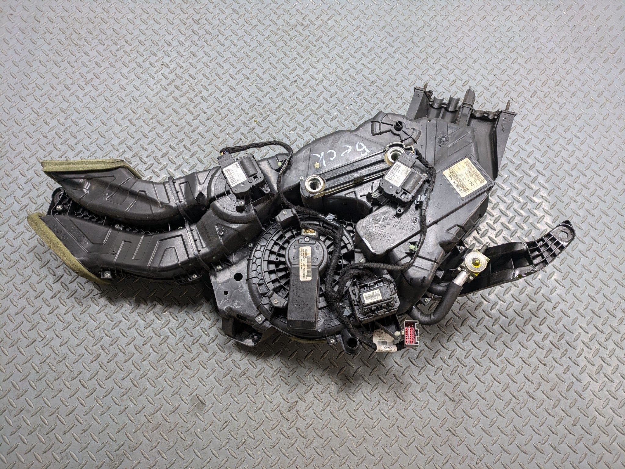 2009 - 2012 OEM FORD FLEX REAR AC EVAPORATOR CLIMATE TEMPERATURE HEATER ASSEMBLY