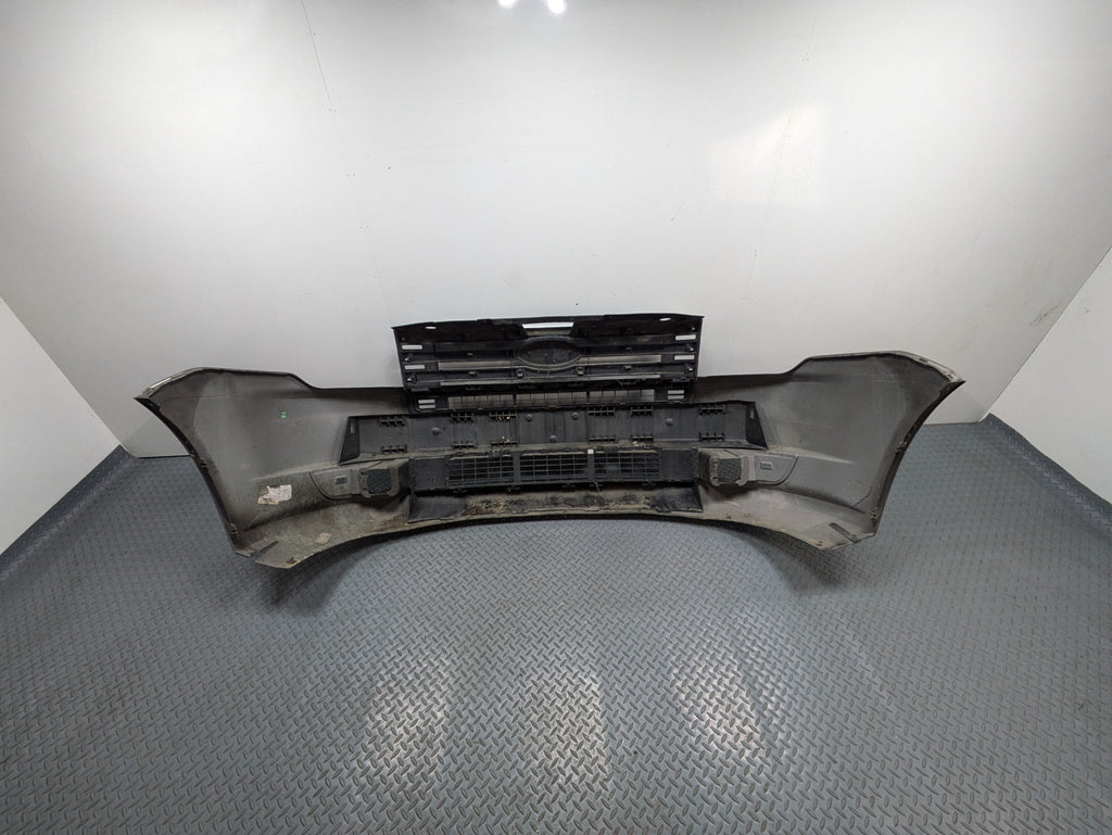 2009 - 2012 OEM FORD FLEX FRONT BUMPER COVER PANEL WITH GRILLE ASSEMBLY