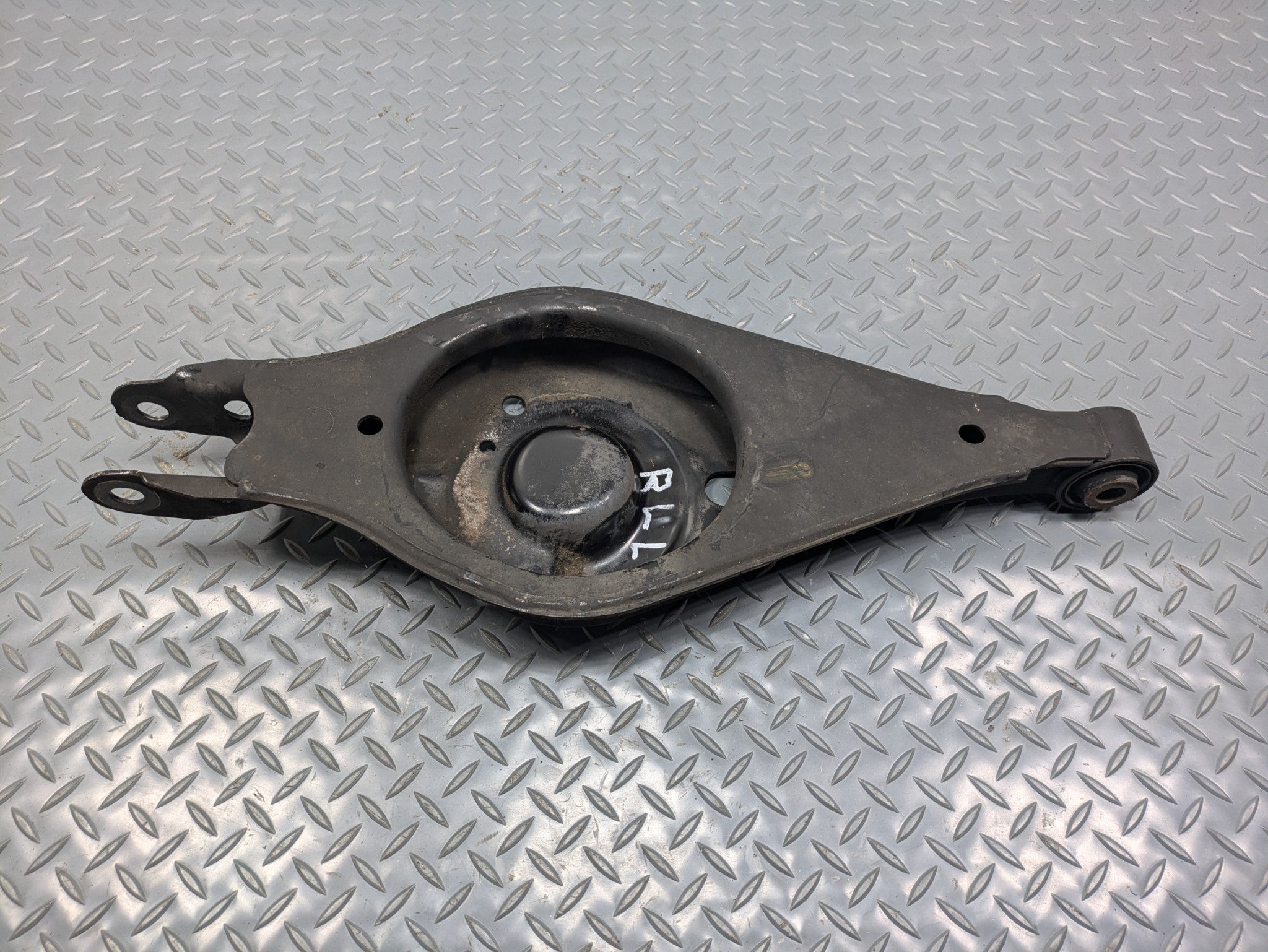 2009 - 2012 OEM FORD FLEX REAR LEFT DRIVER SIDE LOWER CONTROL ARM SPRING PERCH