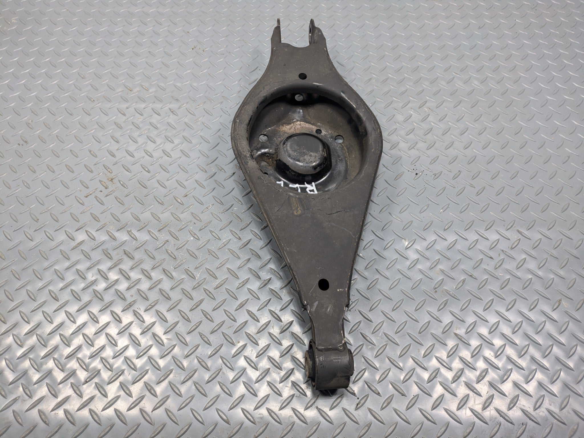 2009 - 2012 OEM FORD FLEX REAR LEFT DRIVER SIDE LOWER CONTROL ARM SPRING PERCH