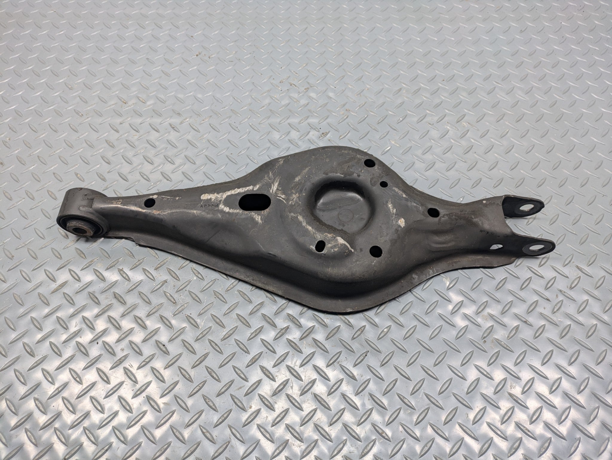 2009 - 2012 OEM FORD FLEX REAR LEFT DRIVER SIDE LOWER CONTROL ARM SPRING PERCH