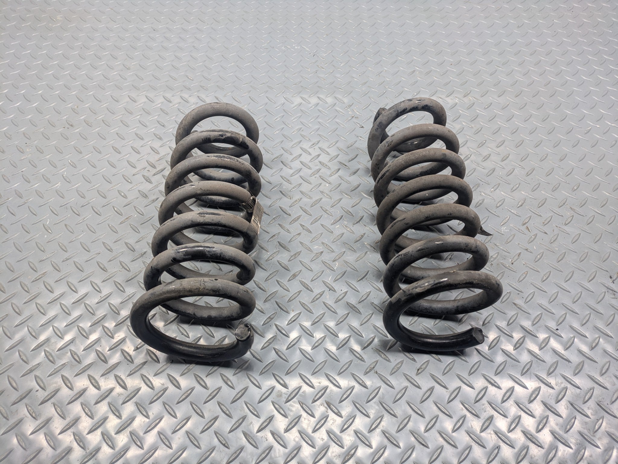 2009 - 2012 OEM FORD FLEX REAR LEFT AND RIGHT SUSPENSION COIL SPRING ASSEMBLY