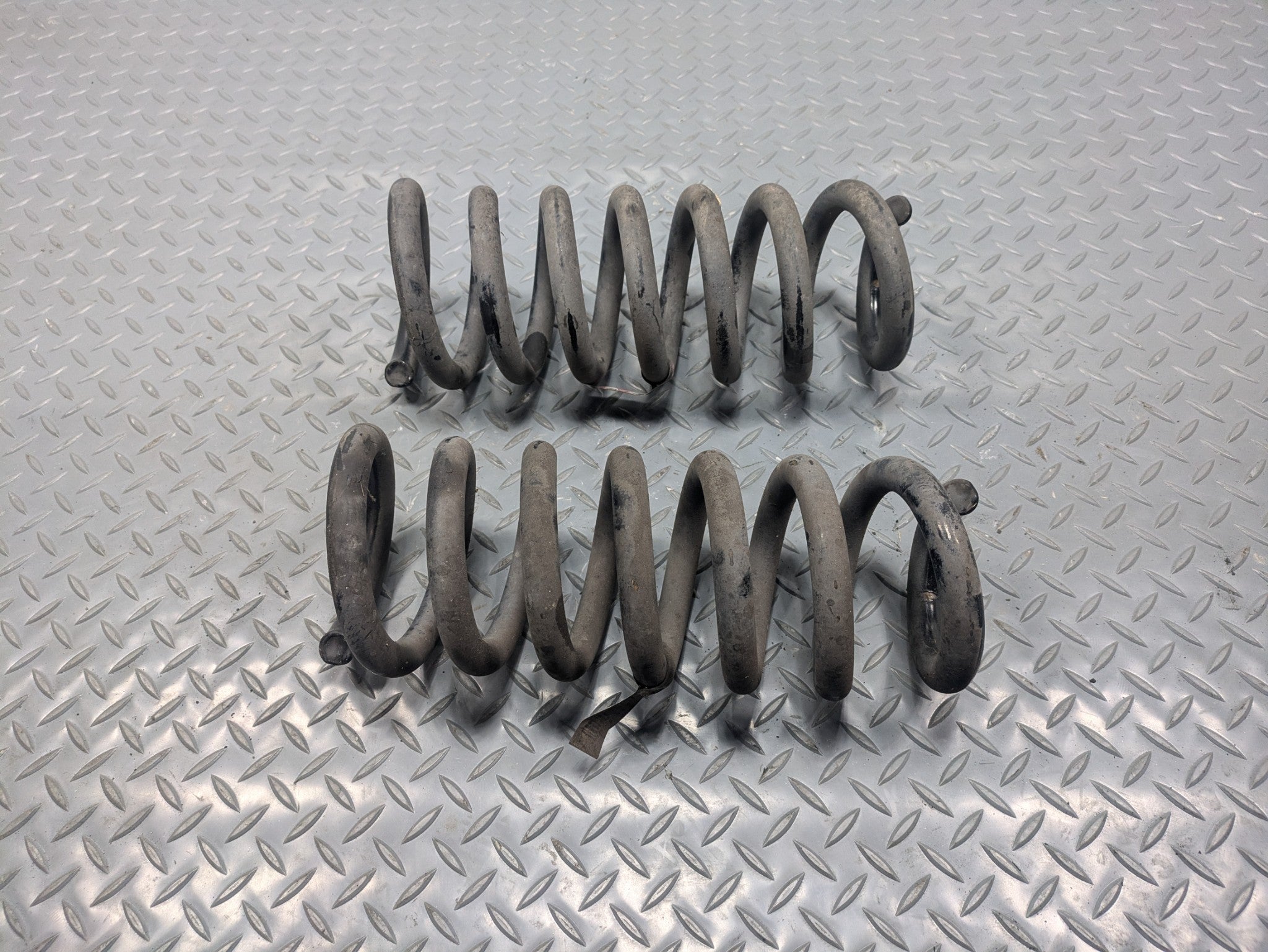 2009 - 2012 OEM FORD FLEX REAR LEFT AND RIGHT SUSPENSION COIL SPRING ASSEMBLY
