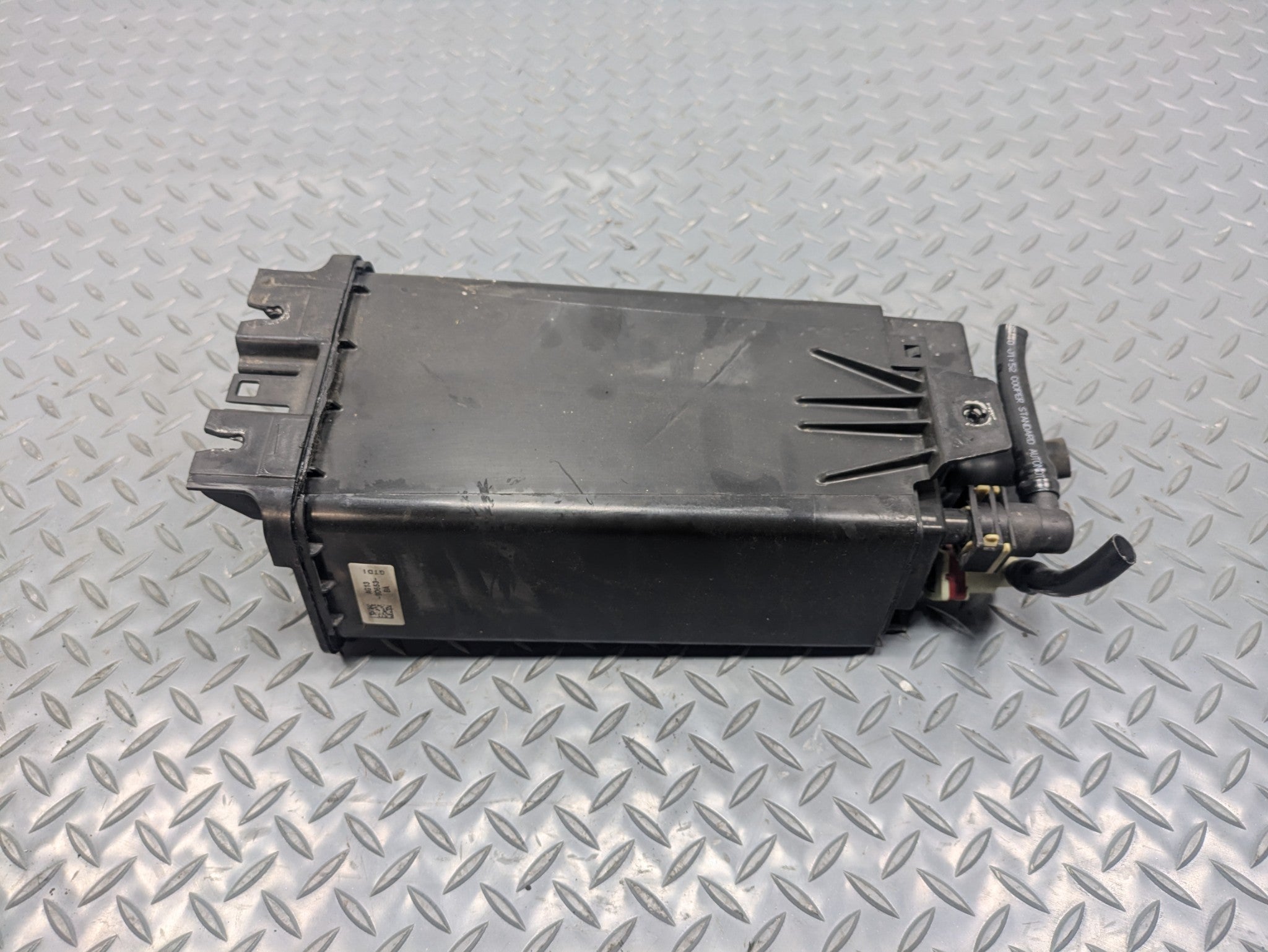 2009 - 2012 OEM FORD FLEX FUEL EMISSION EVAPORATOR CHARCOAL VAPOR CANISTER